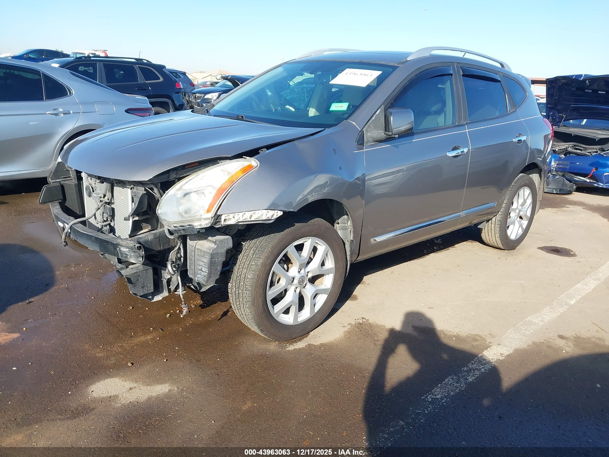 NISSAN ROGUE image 2