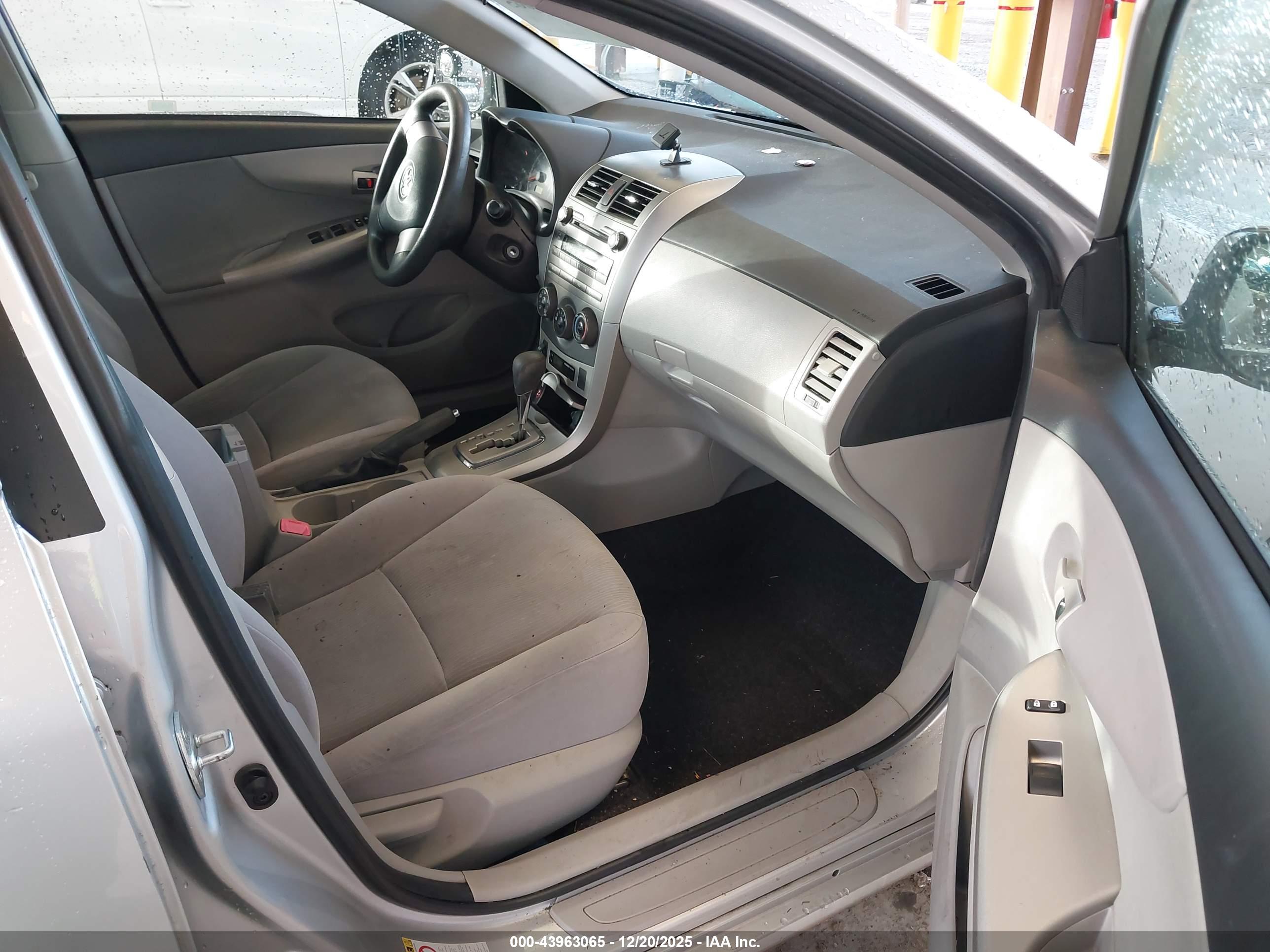 TOYOTA COROLLA image 5