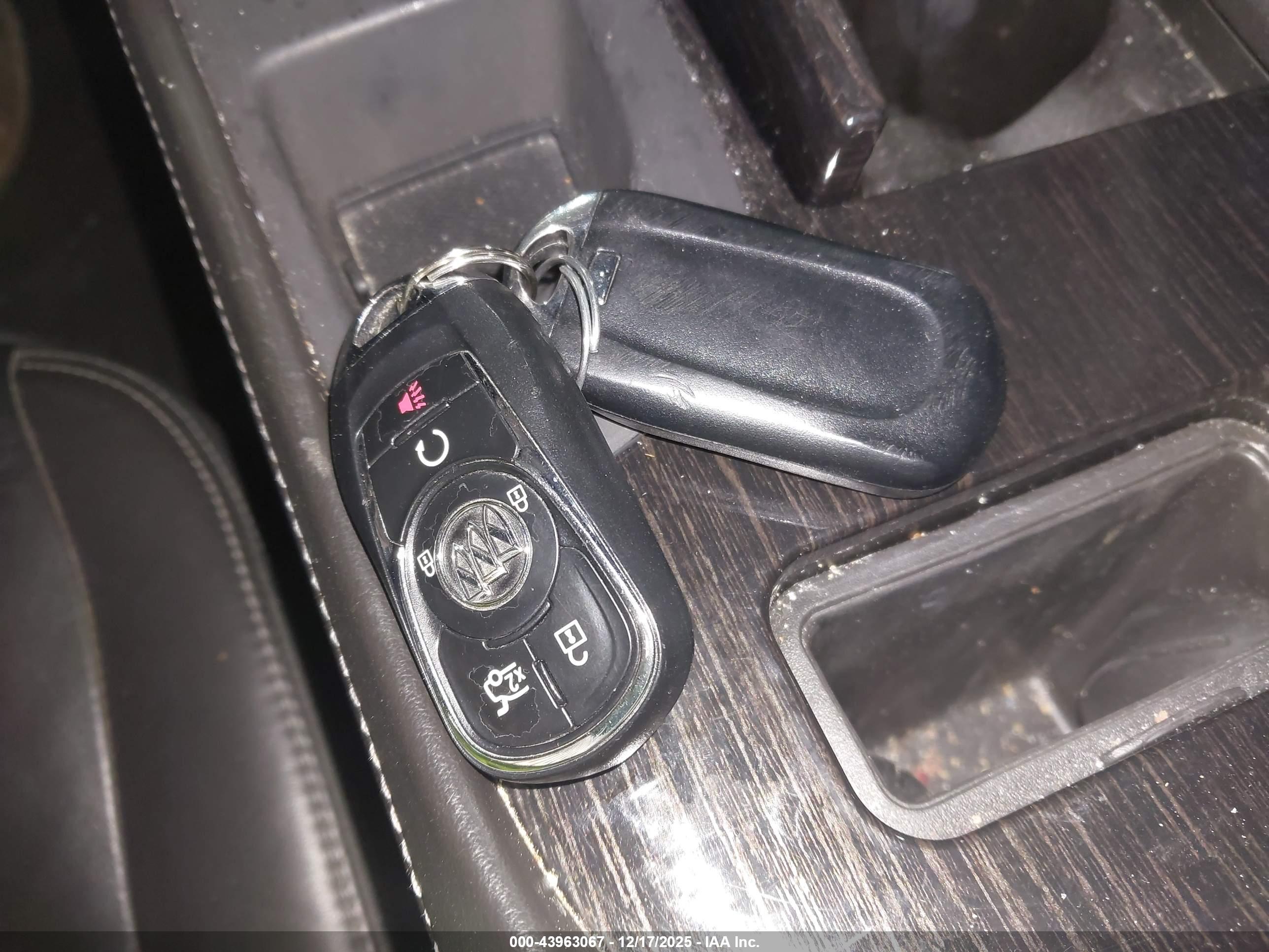 BUICK LACROSSE image 11