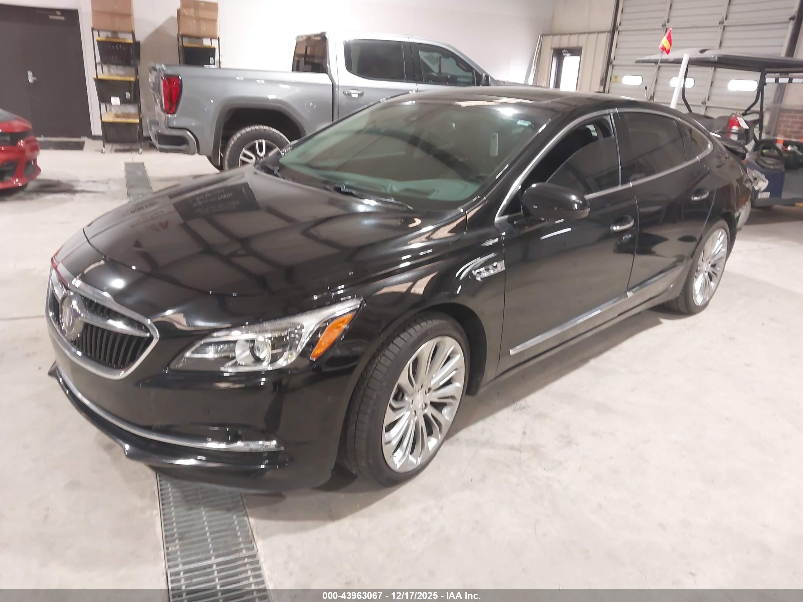 BUICK LACROSSE image 2