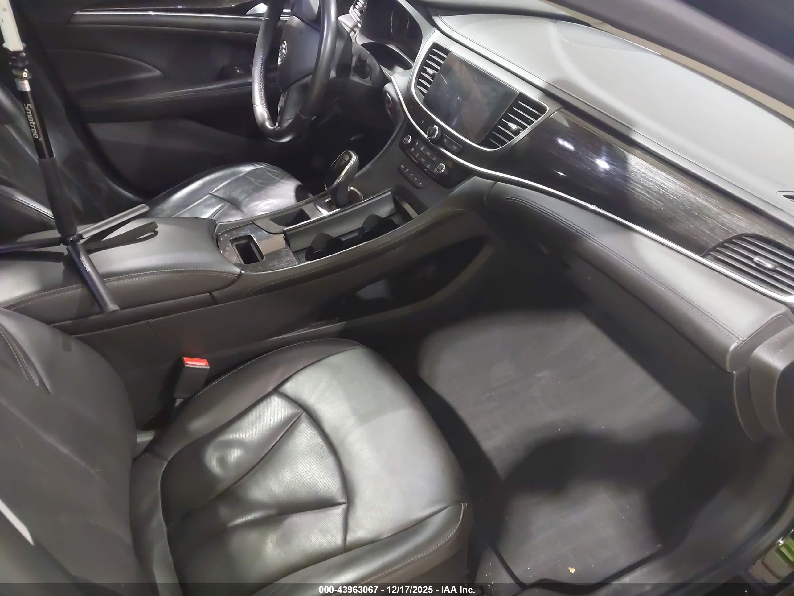 BUICK LACROSSE image 5