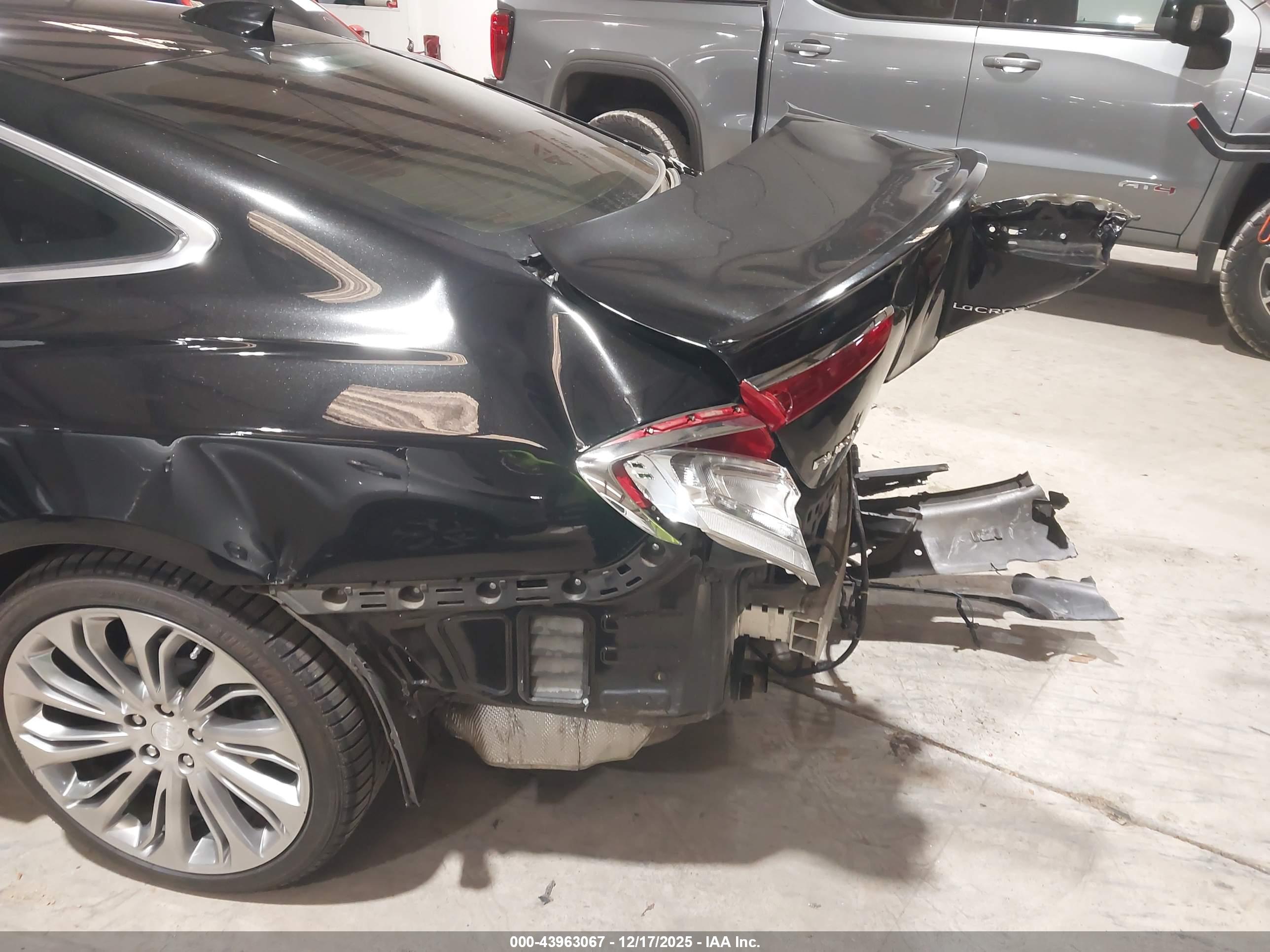 BUICK LACROSSE image 6