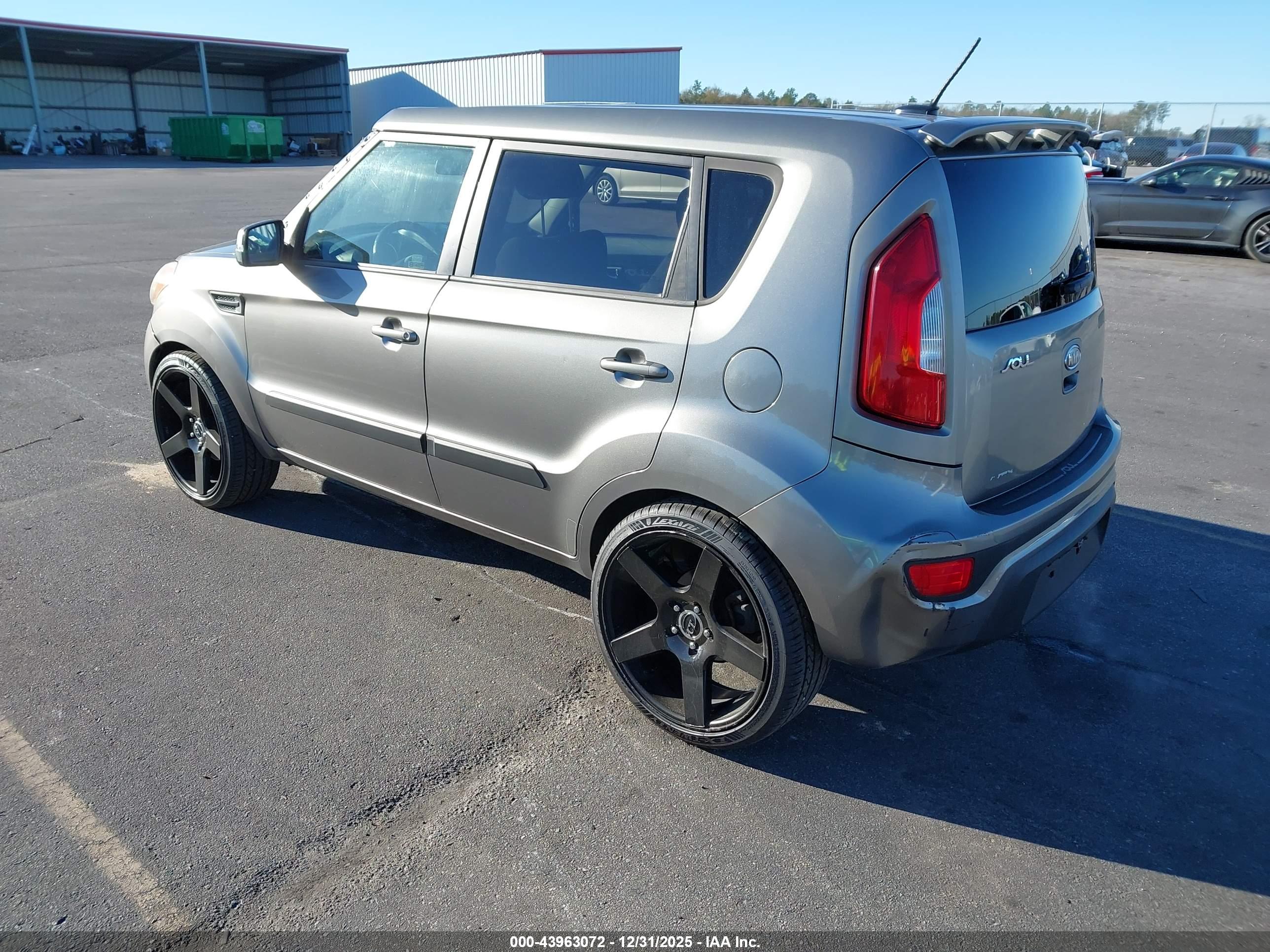 KIA SOUL image 3
