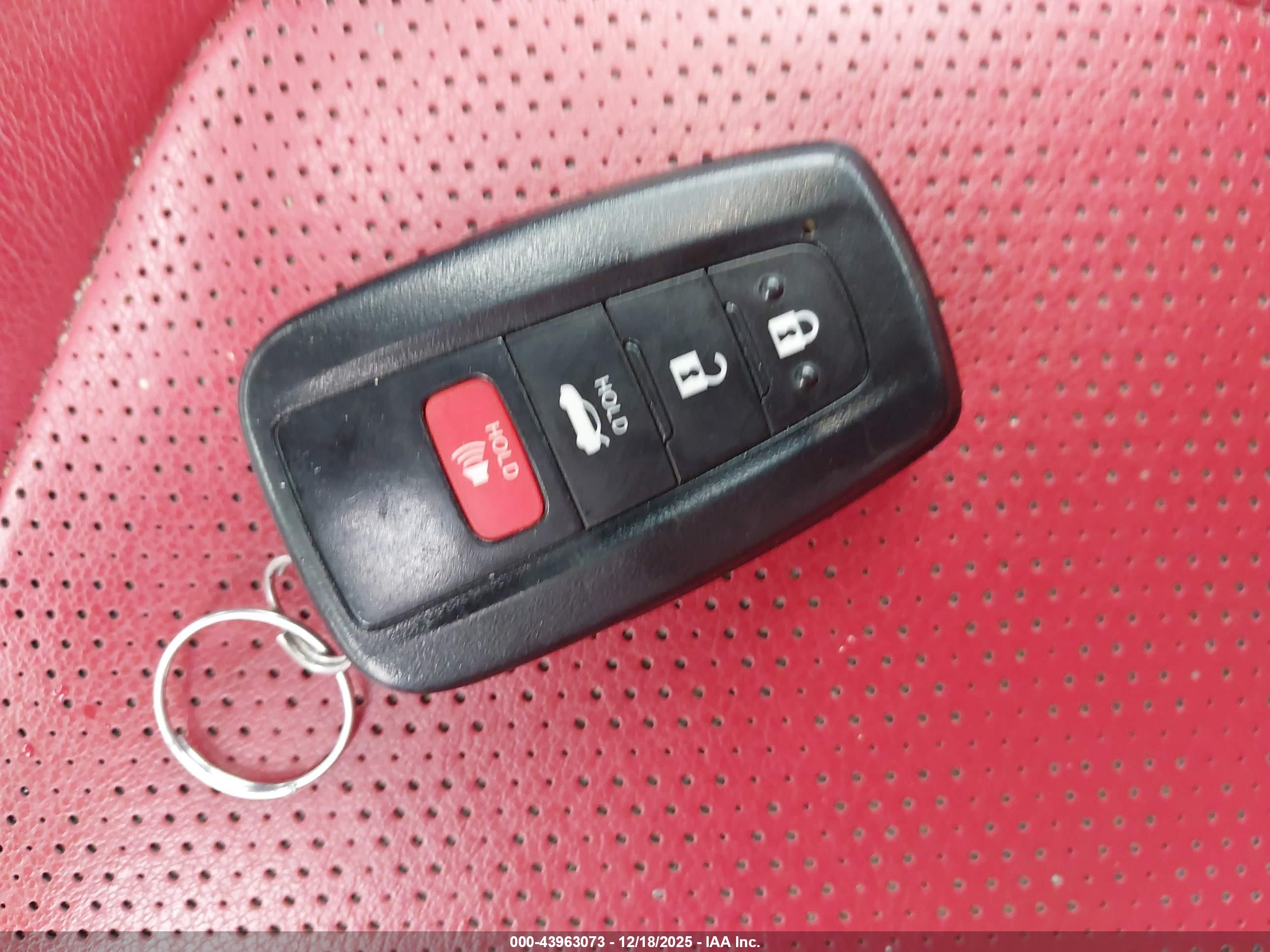 TOYOTA CAMRY image 11