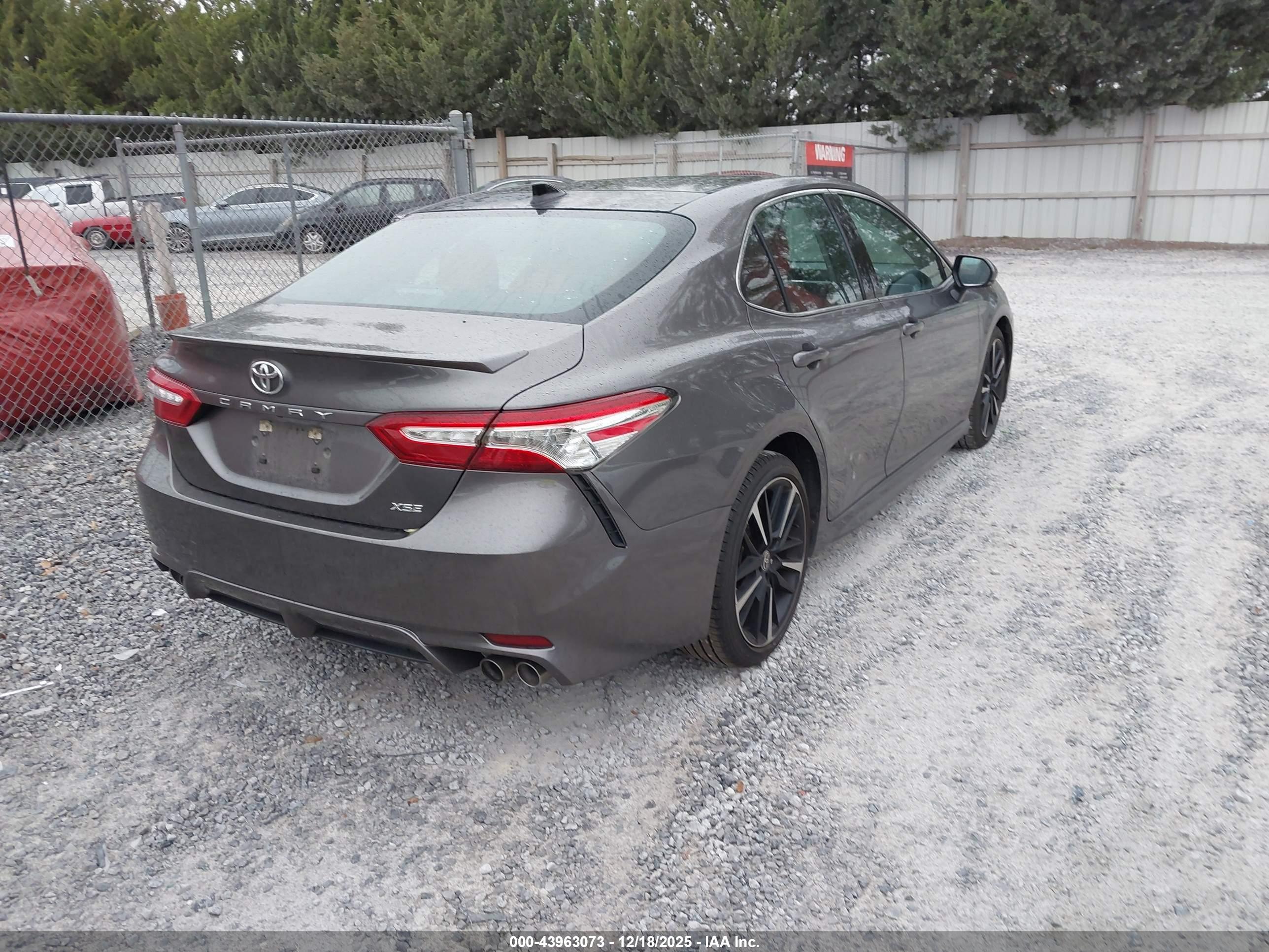 TOYOTA CAMRY image 4