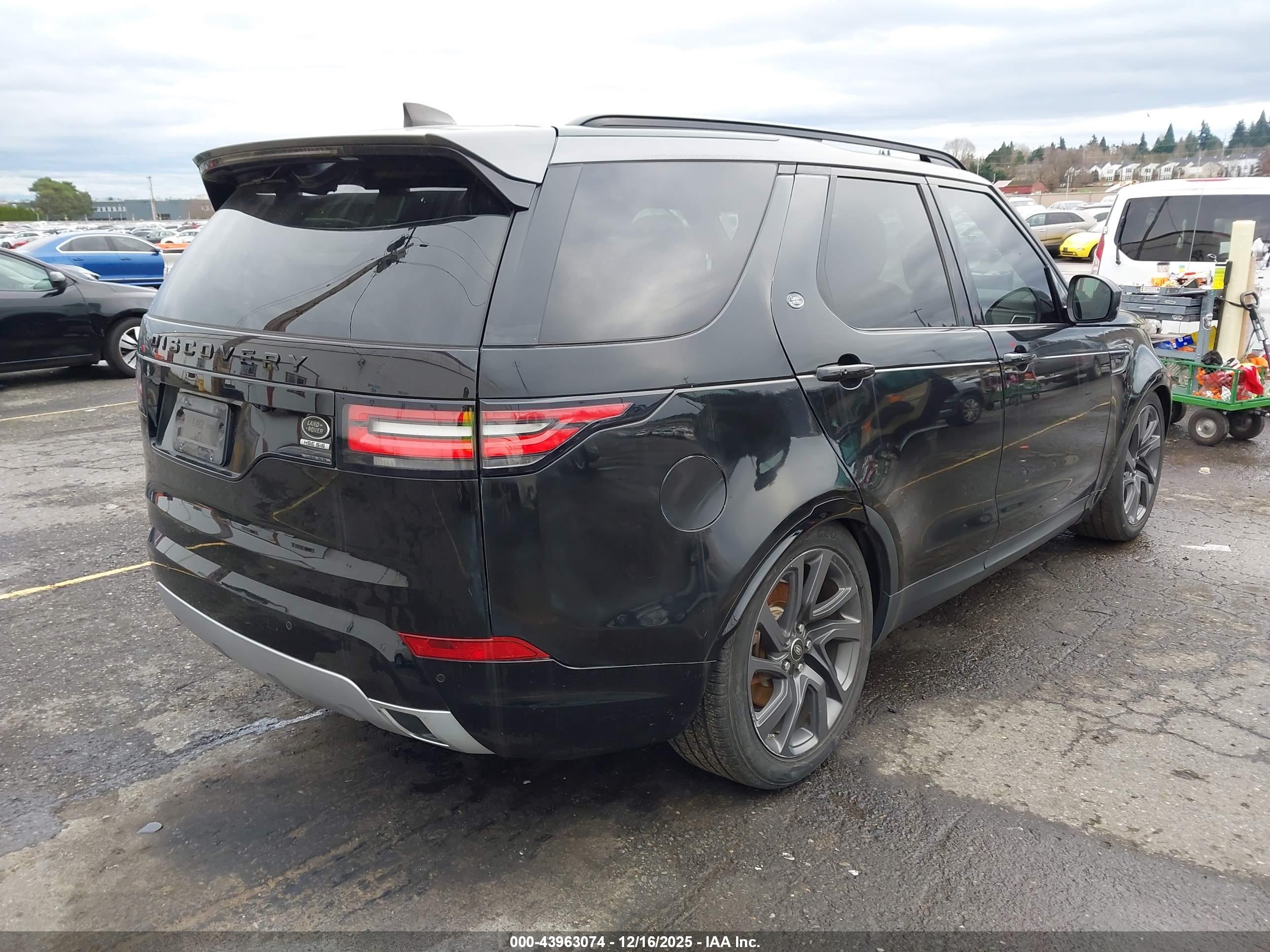 LAND ROVER image 4