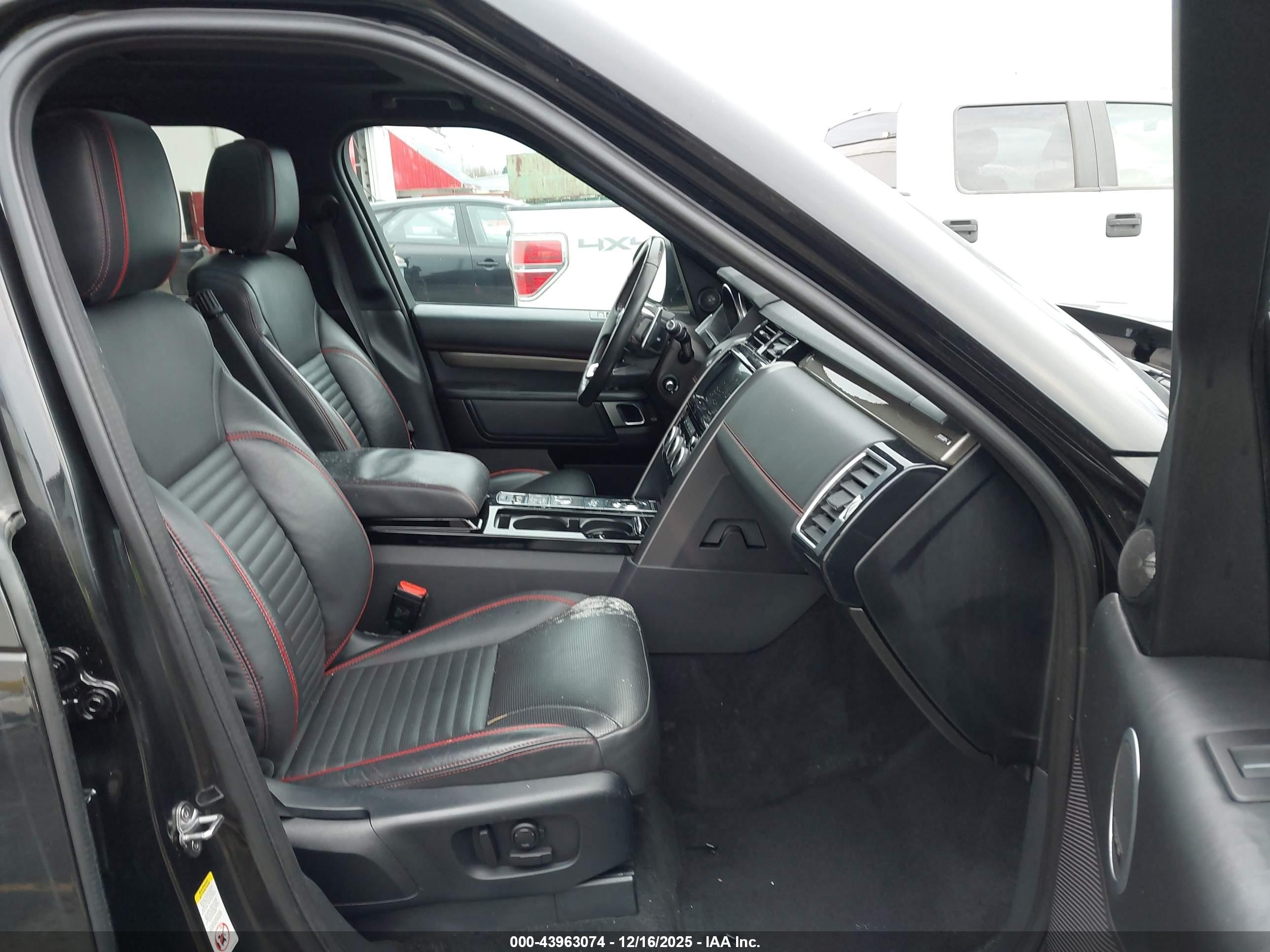 LAND ROVER image 5