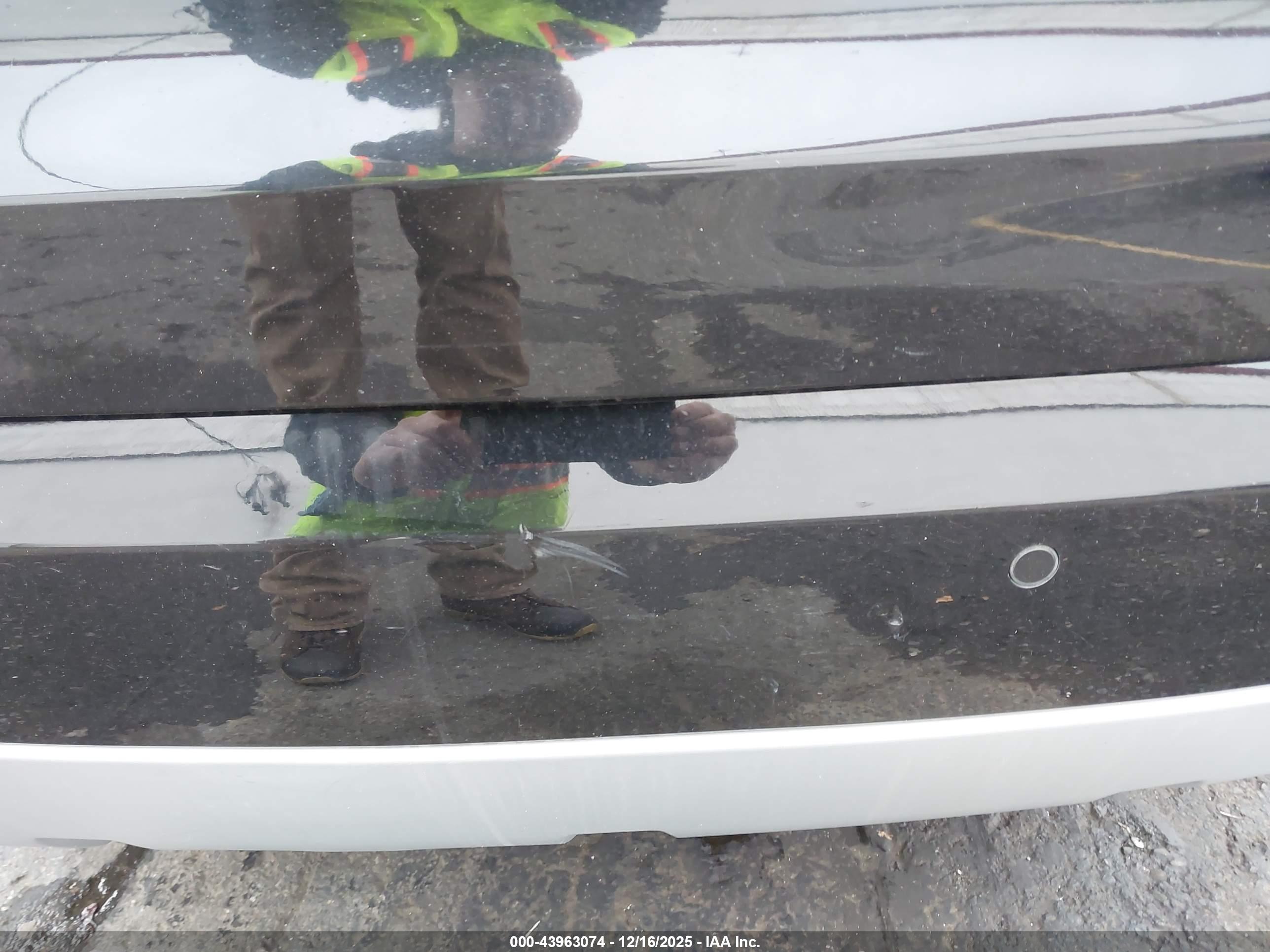 LAND ROVER image 6