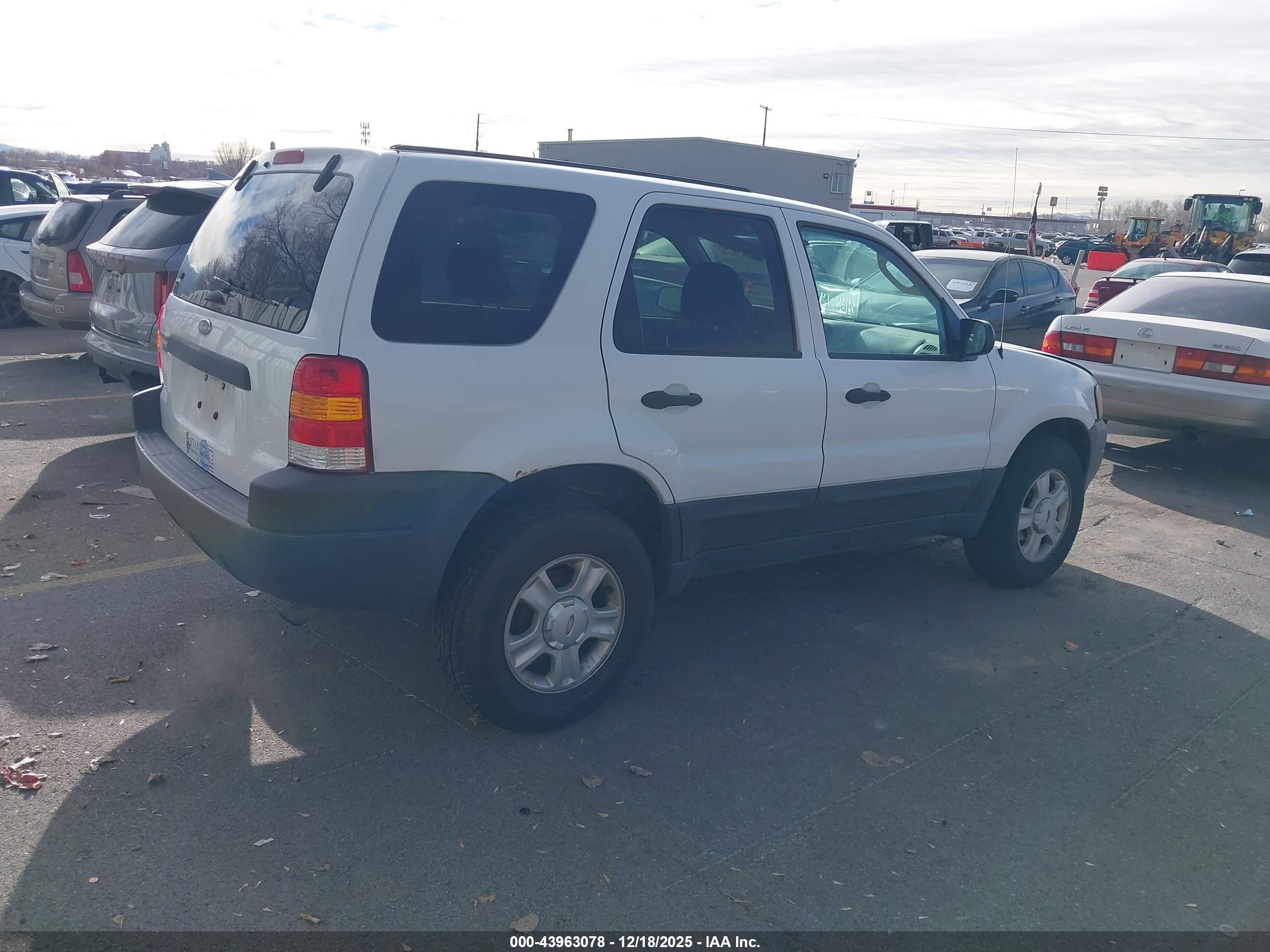 FORD ESCAPE image 4