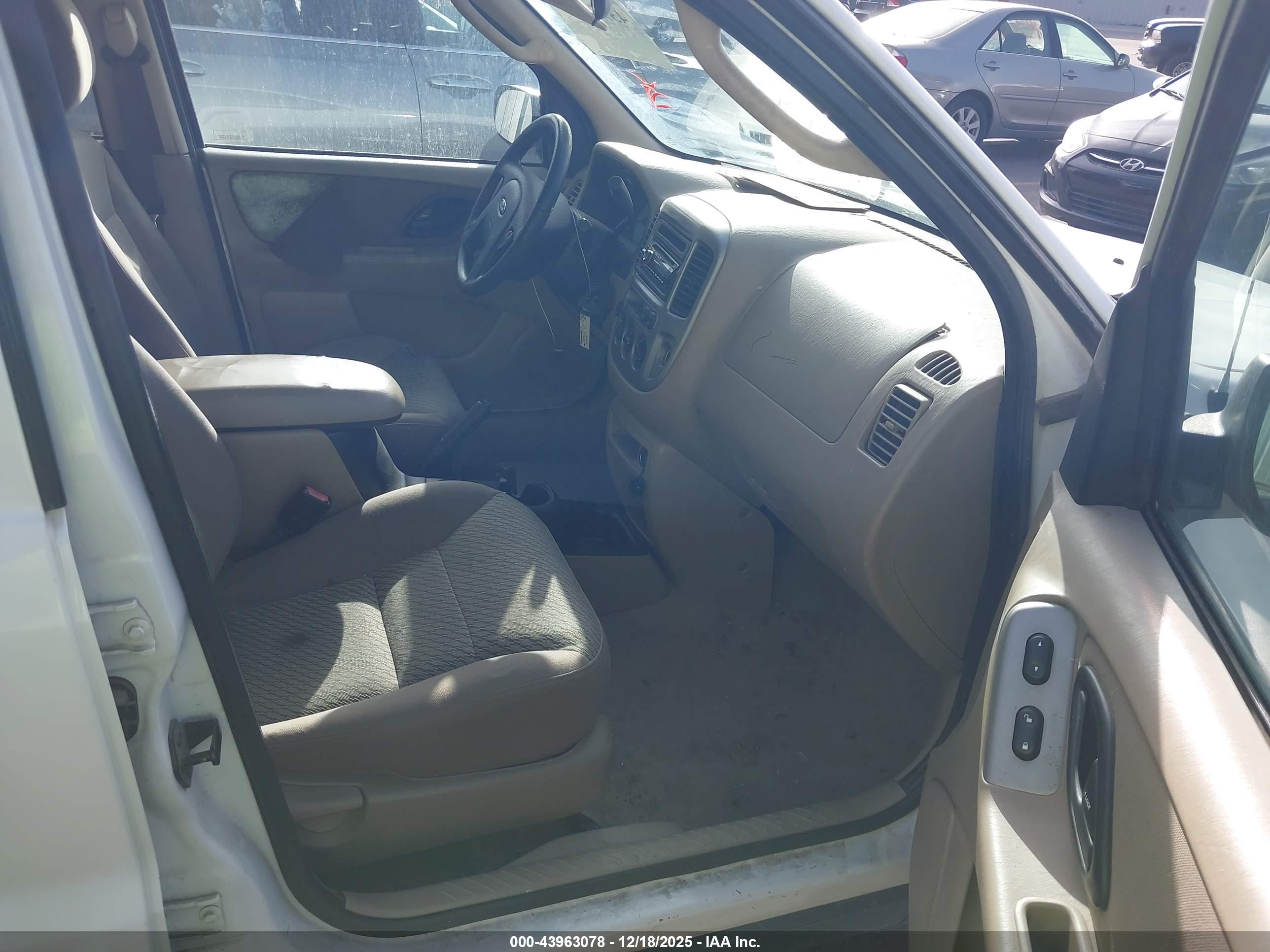 FORD ESCAPE image 5