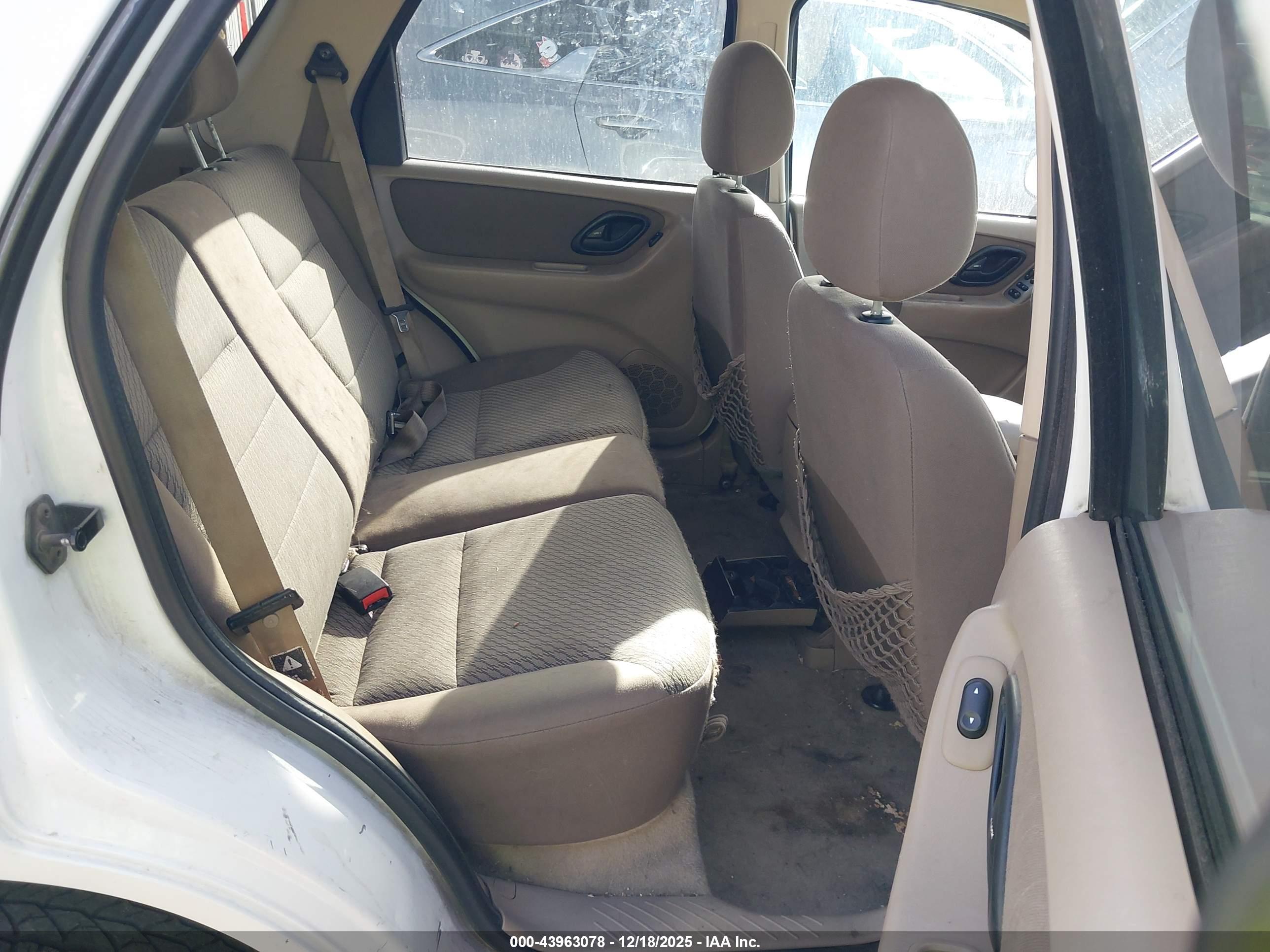 FORD ESCAPE image 8
