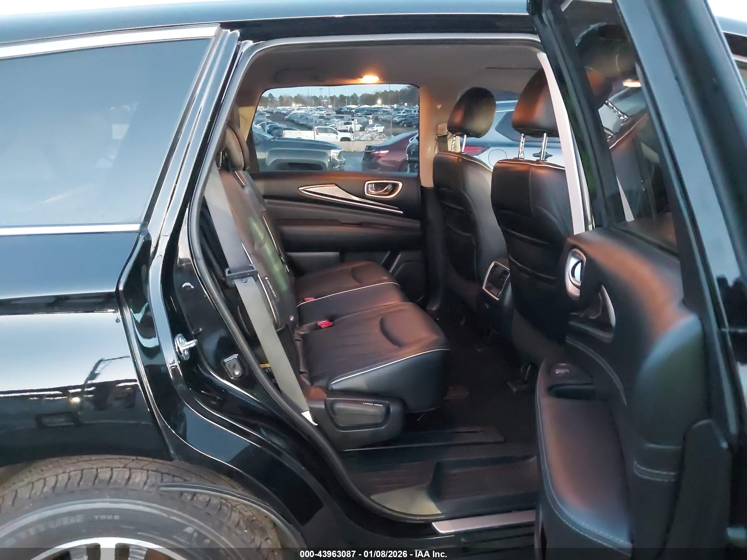 INFINITI QX60 image 8