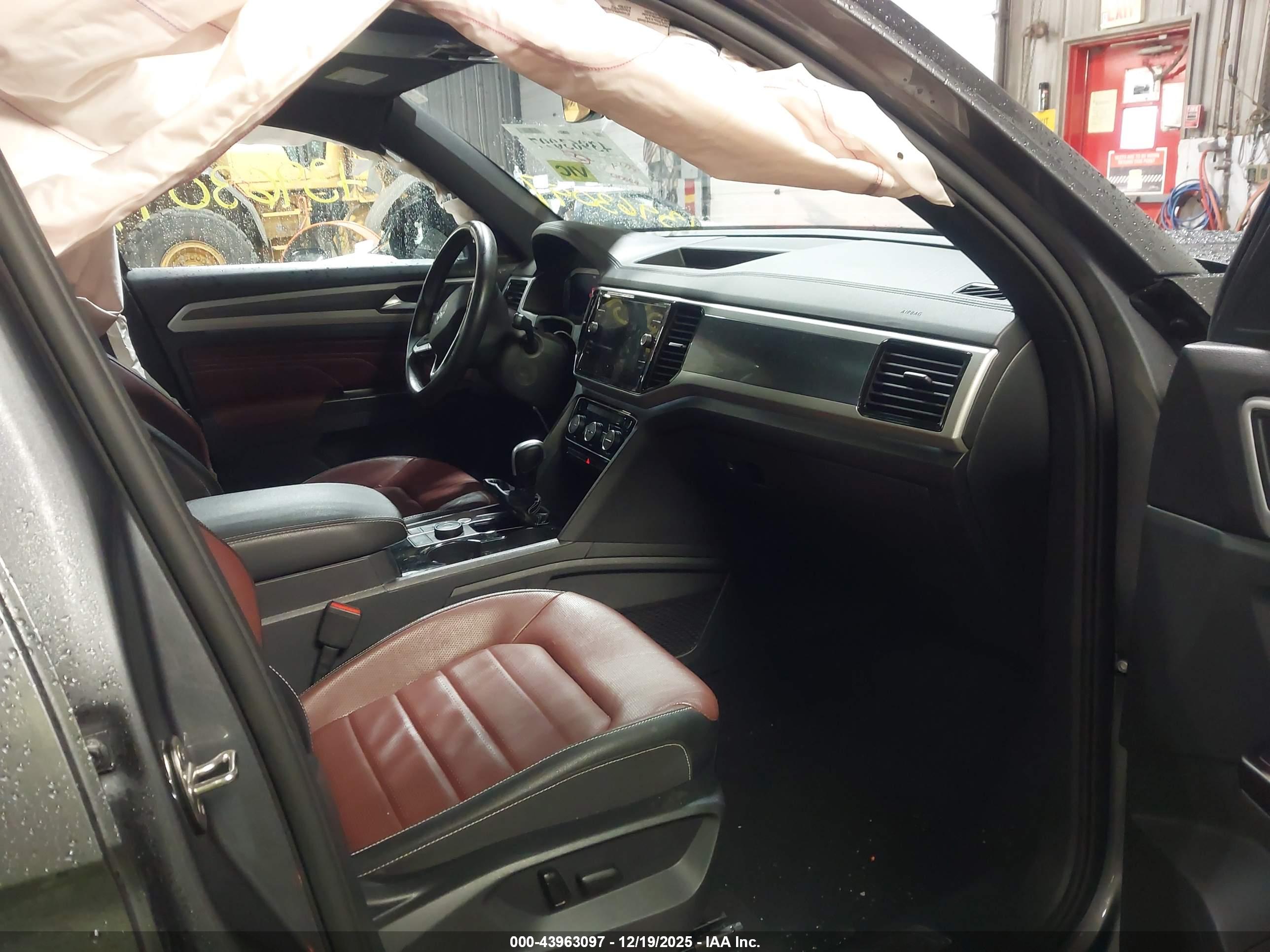 VOLKSWAGEN ATLAS image 5