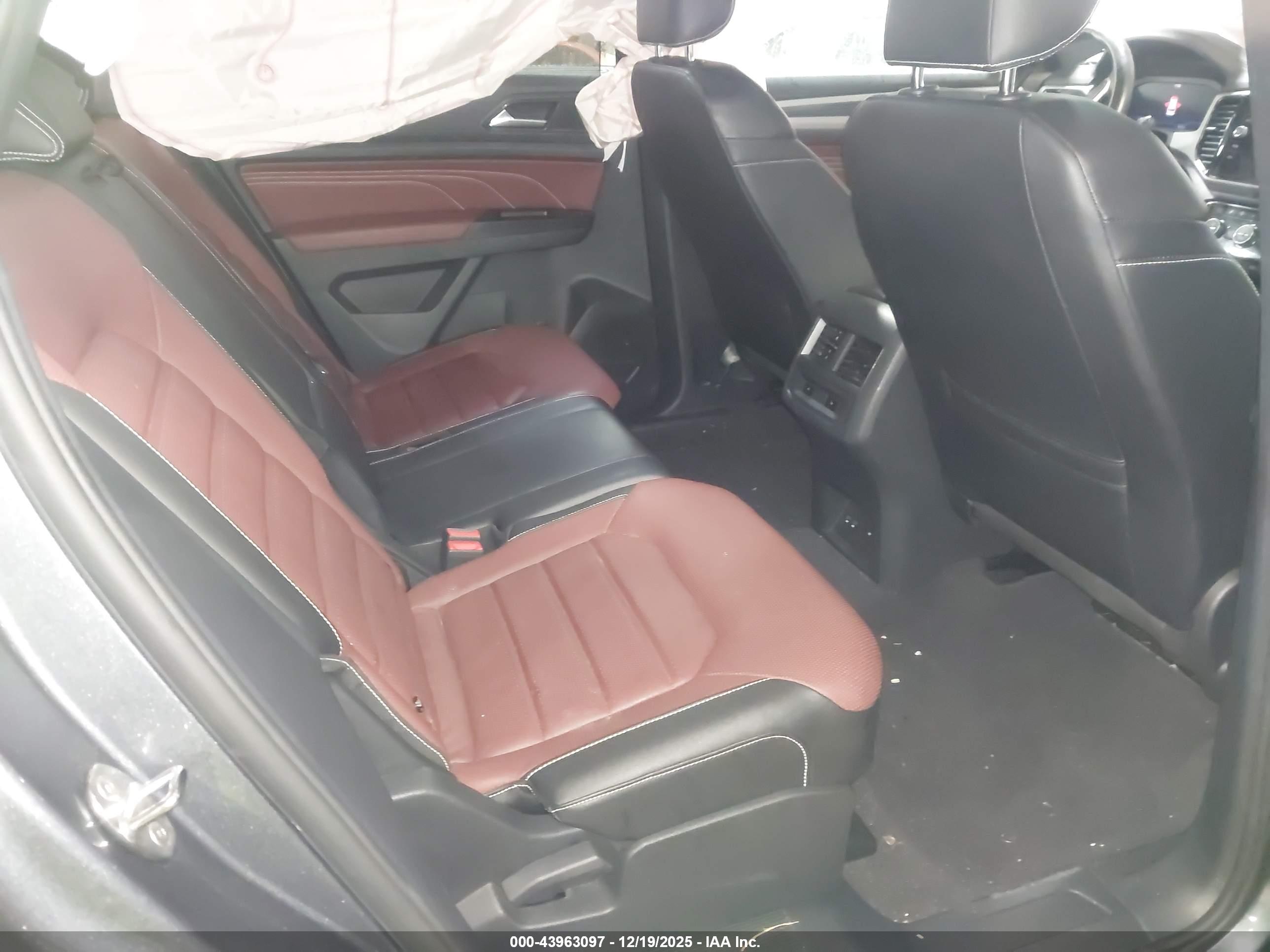 VOLKSWAGEN ATLAS image 8