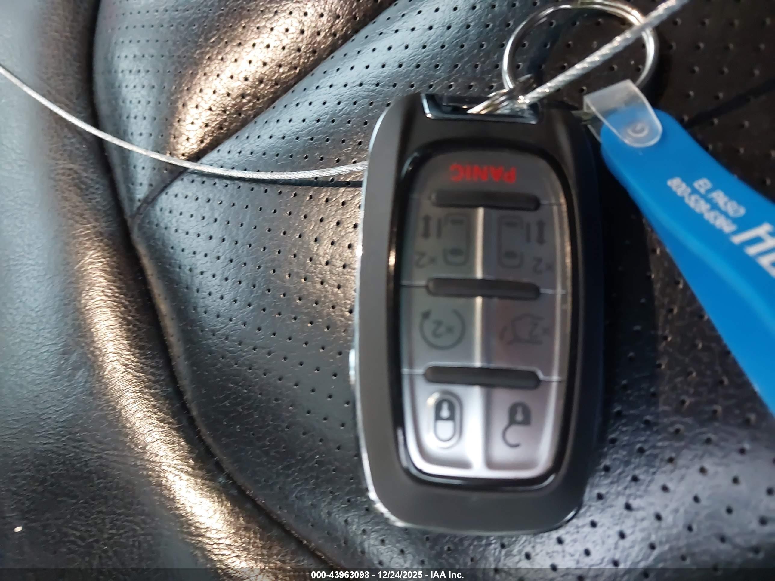 CHRYSLER PACIFICA image 11