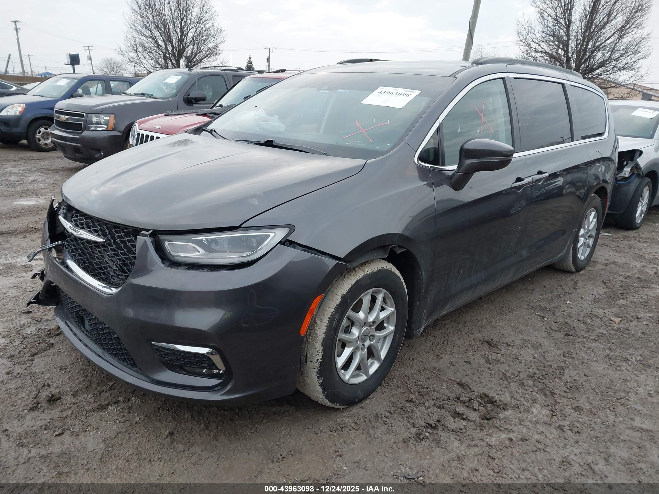 CHRYSLER PACIFICA image 2