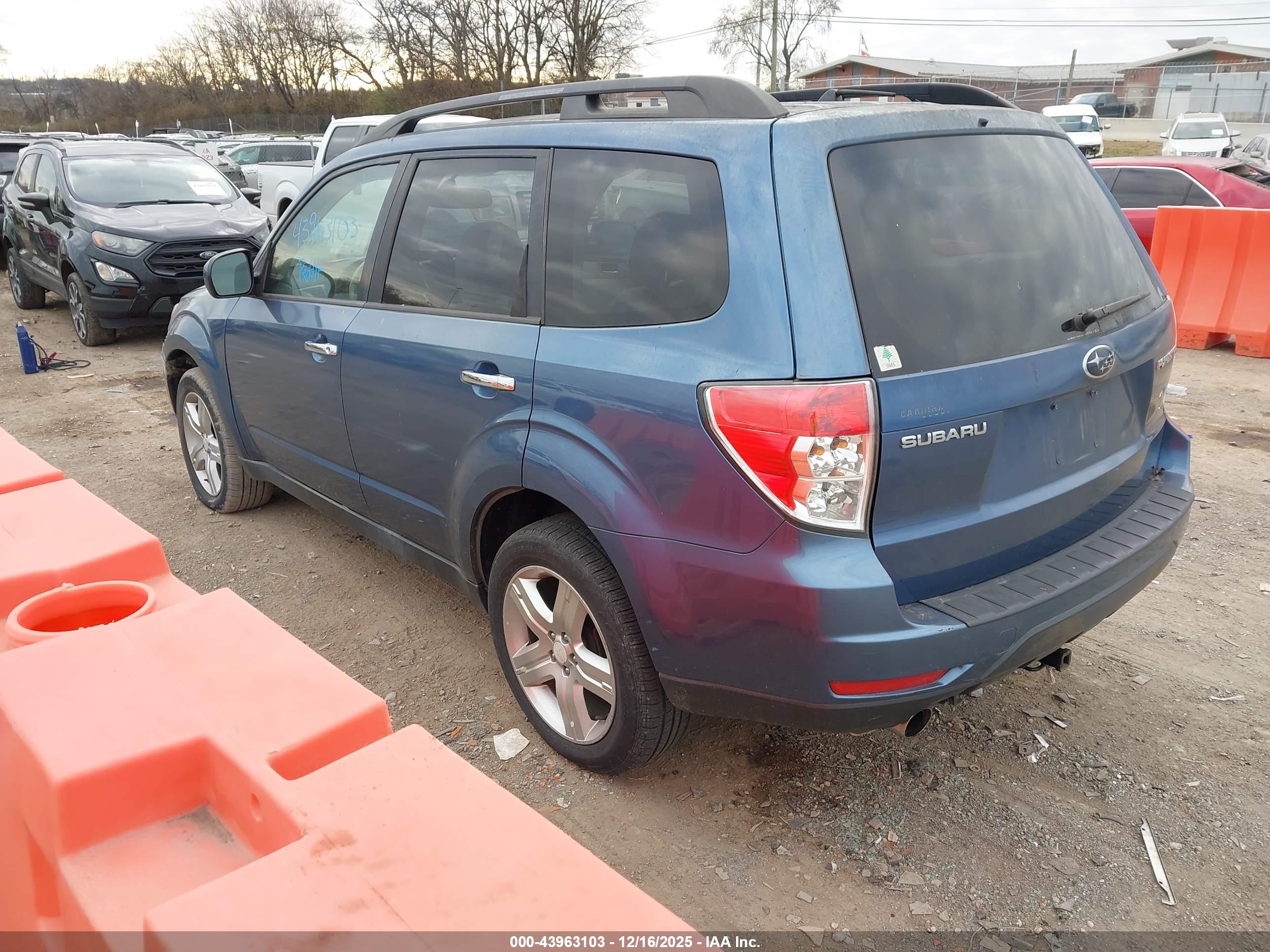 SUBARU FORESTER image 3