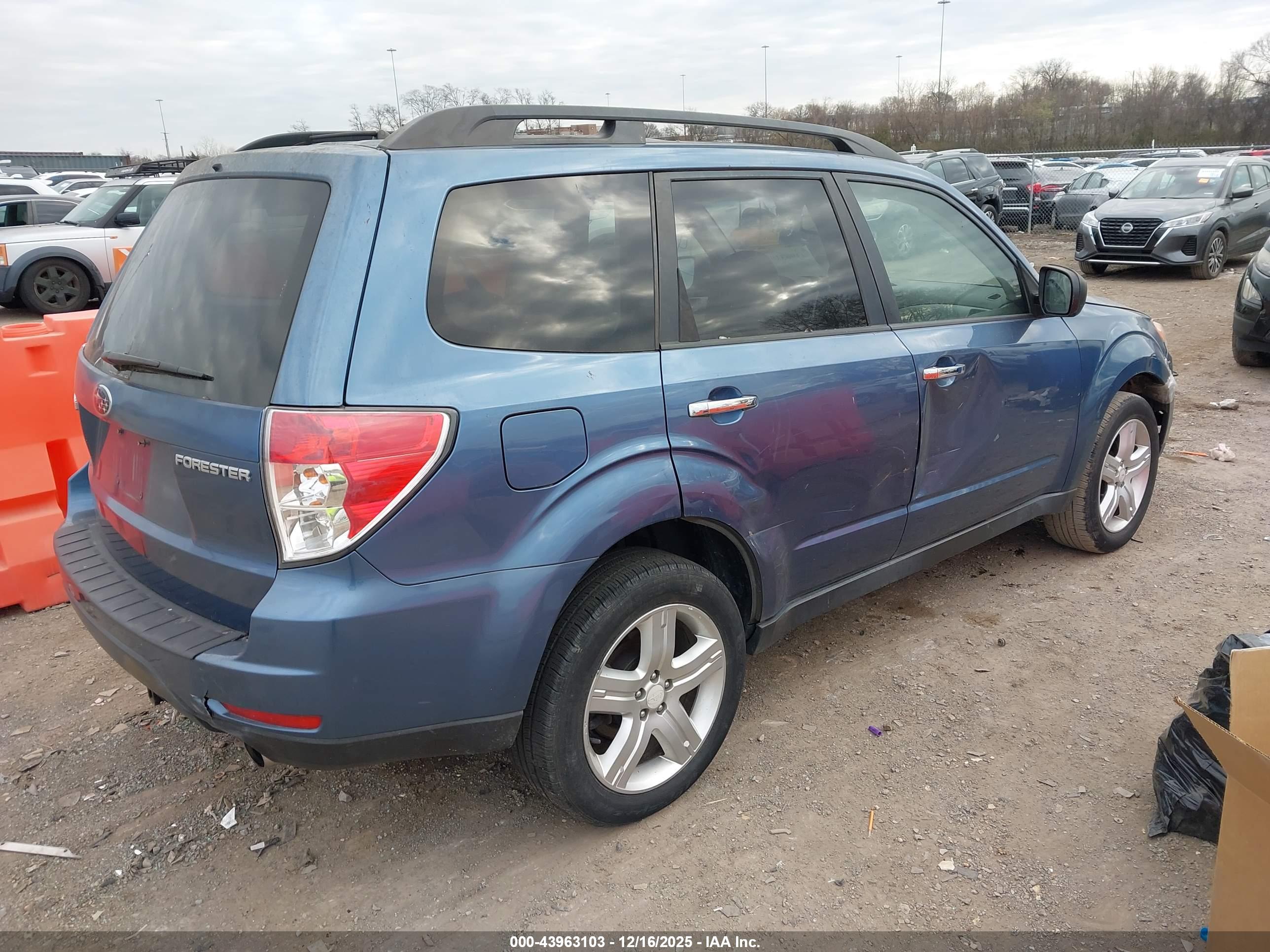 SUBARU FORESTER image 4