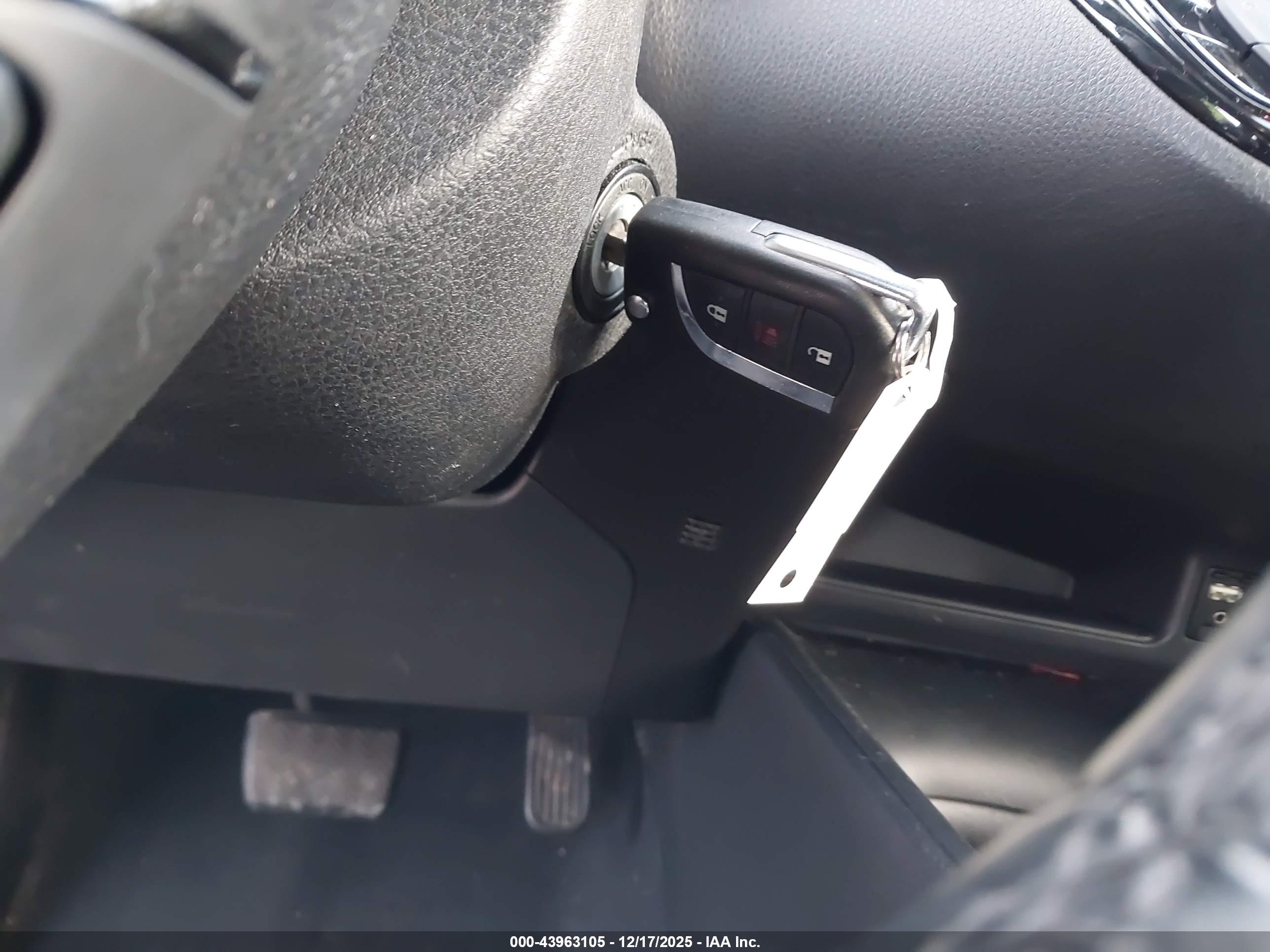 TOYOTA C-HR image 11