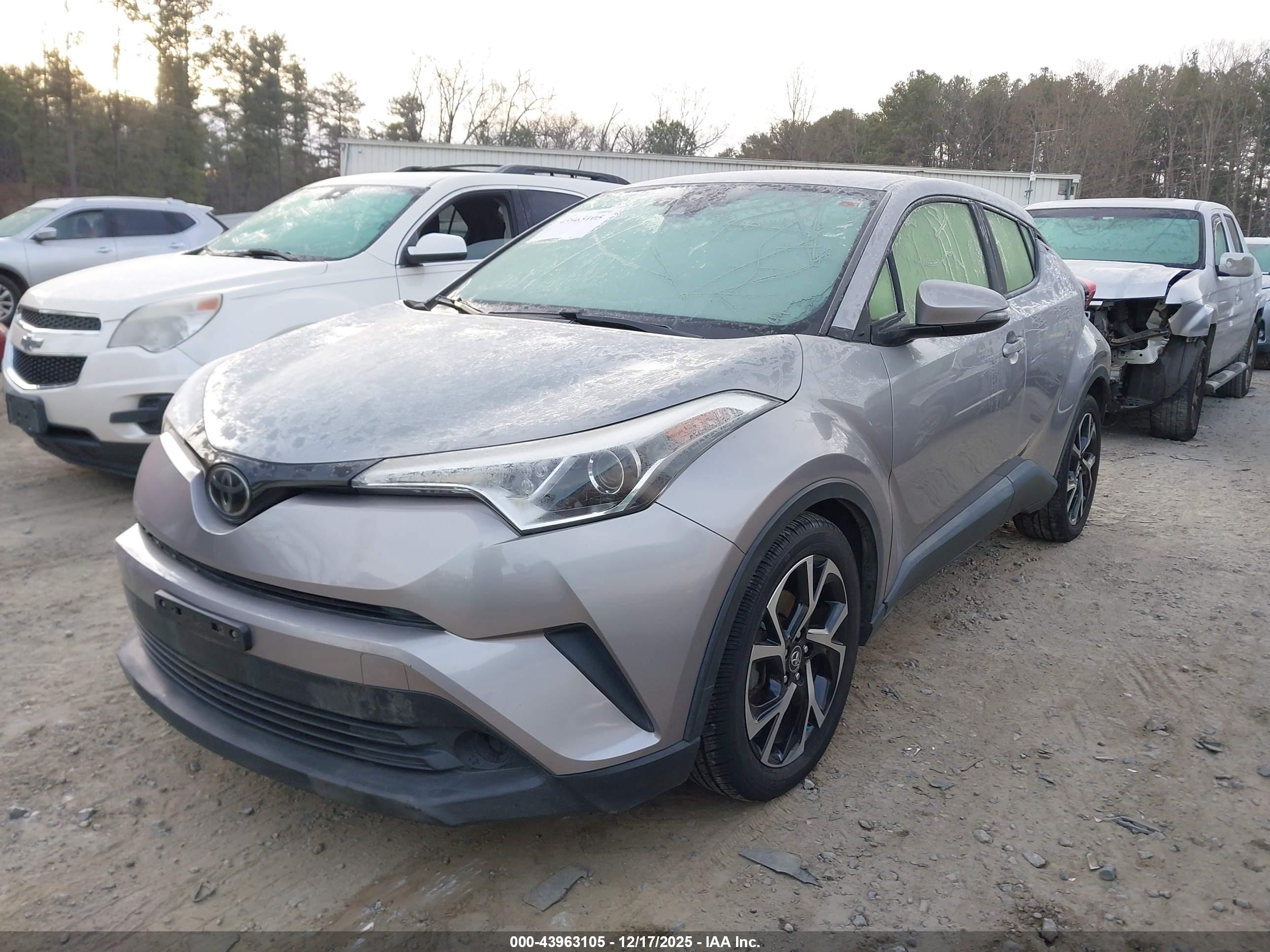 TOYOTA C-HR image 2