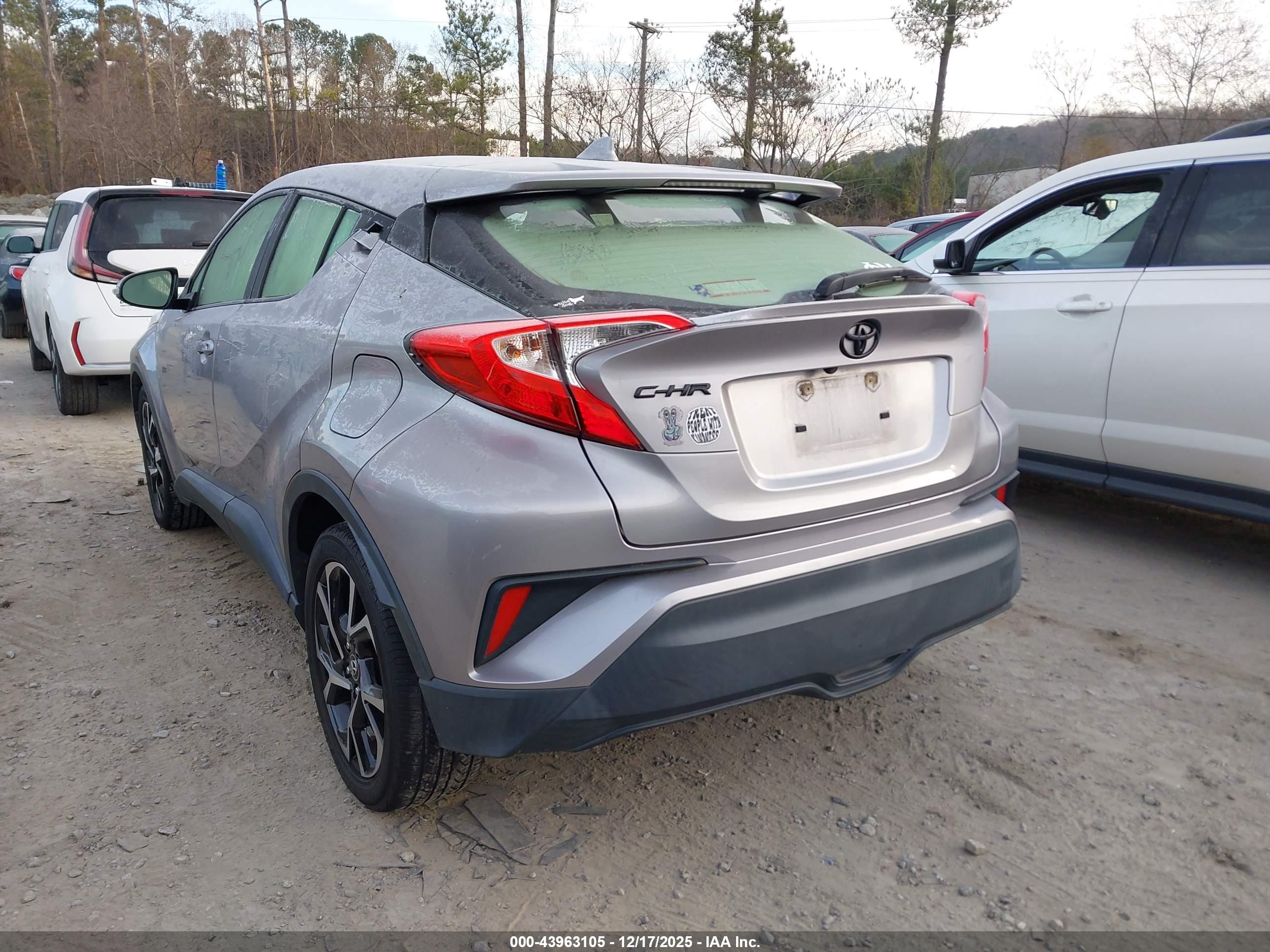 TOYOTA C-HR image 3