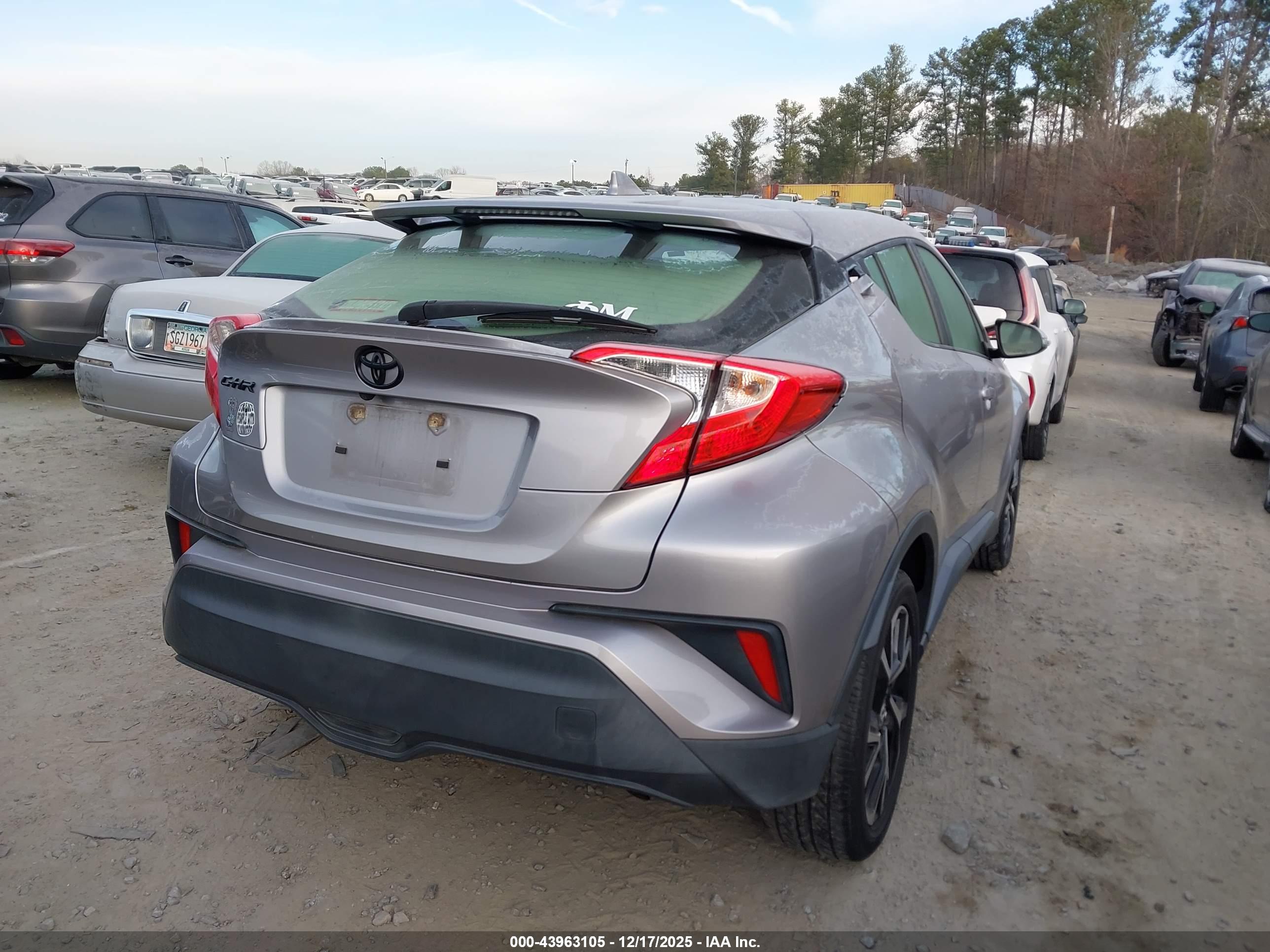 TOYOTA C-HR image 4