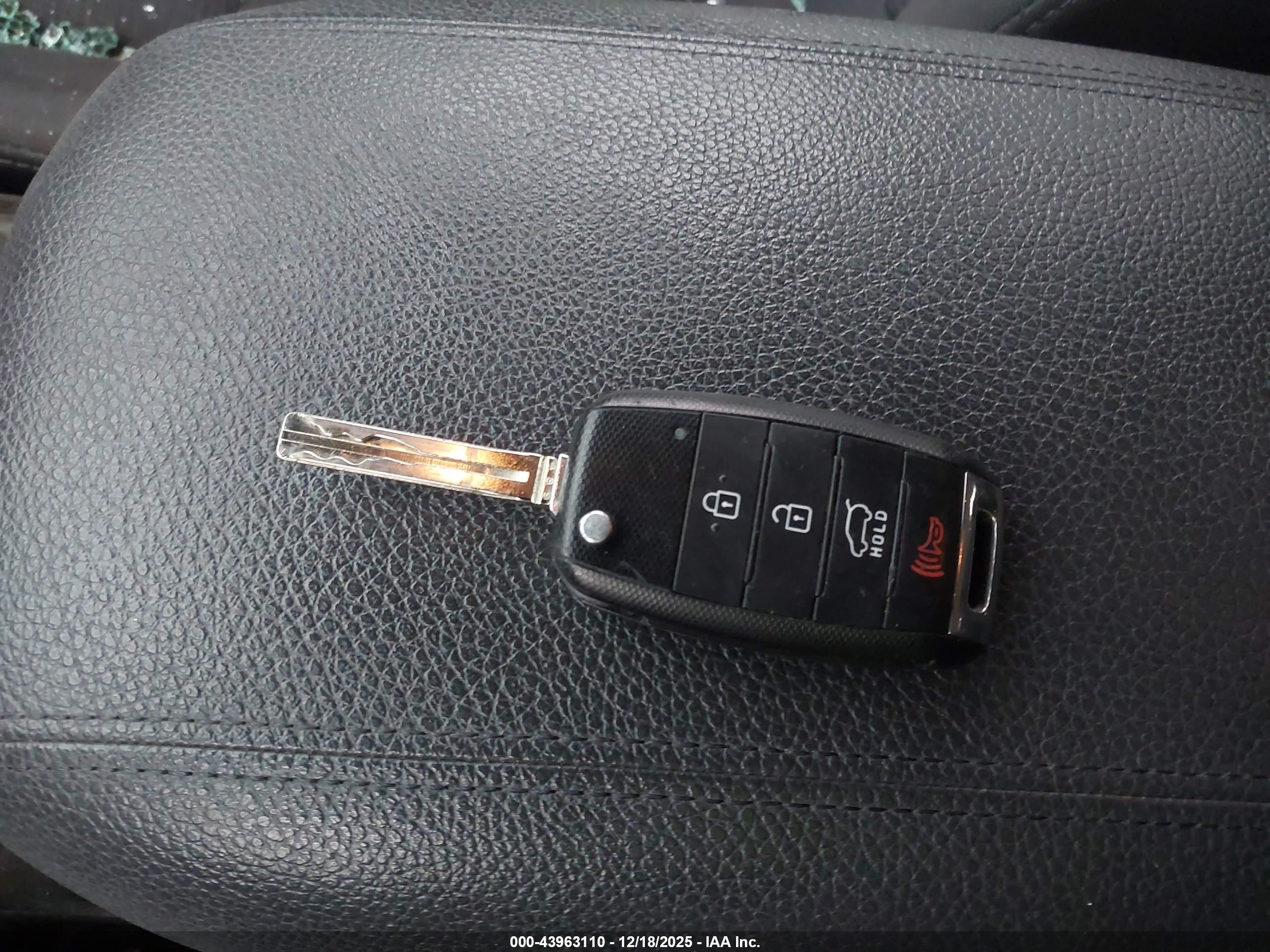 KIA SORENTO image 11