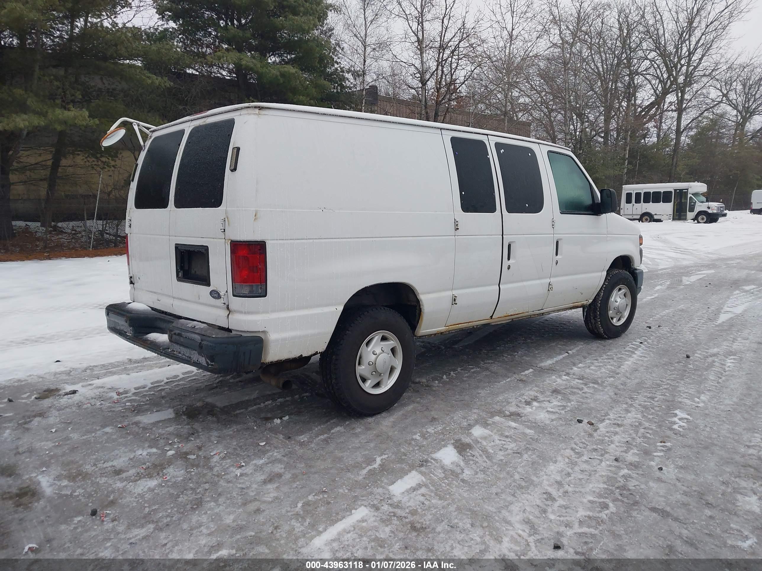 FORD E-250 image 4