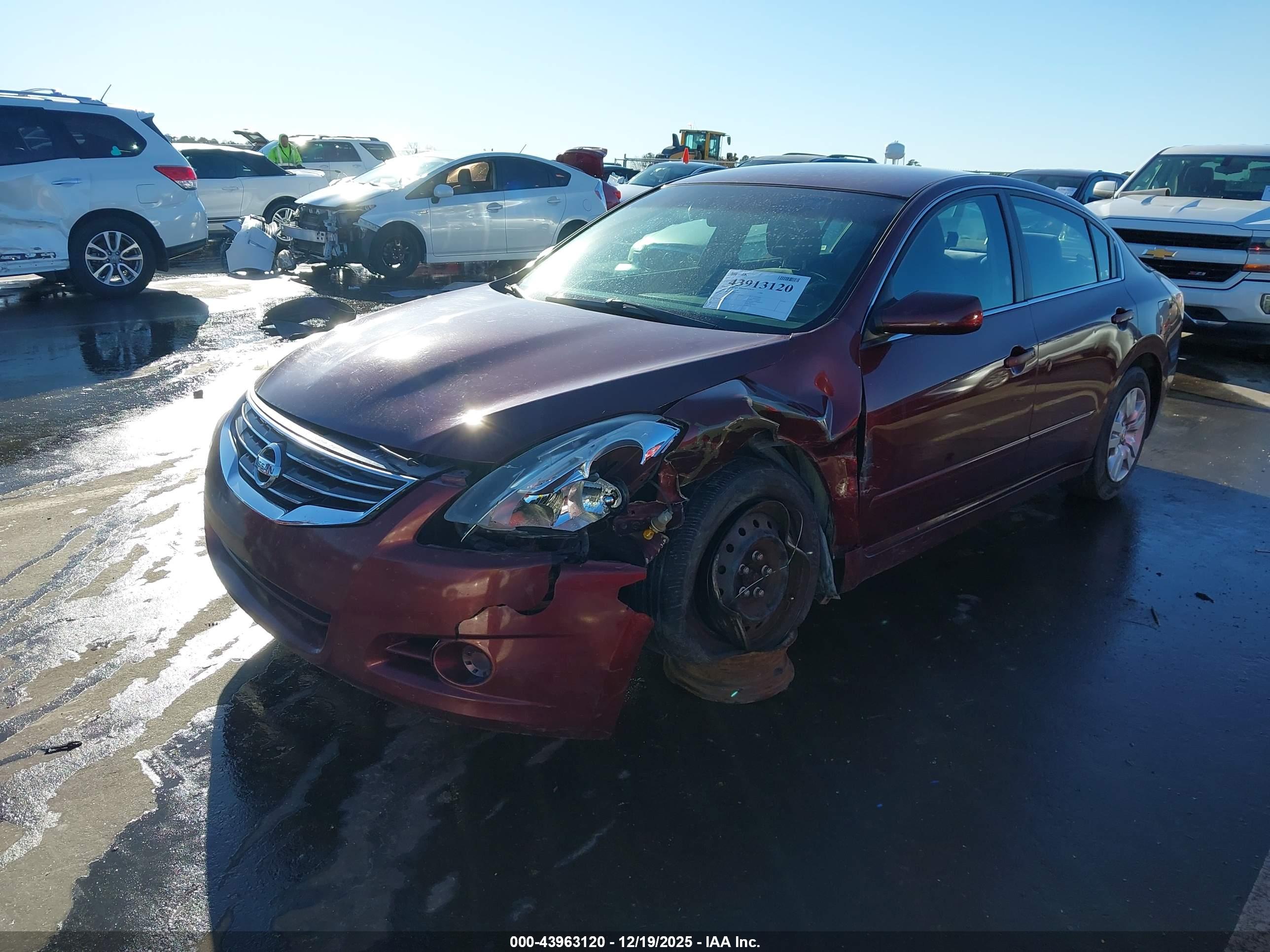 NISSAN ALTIMA image 2