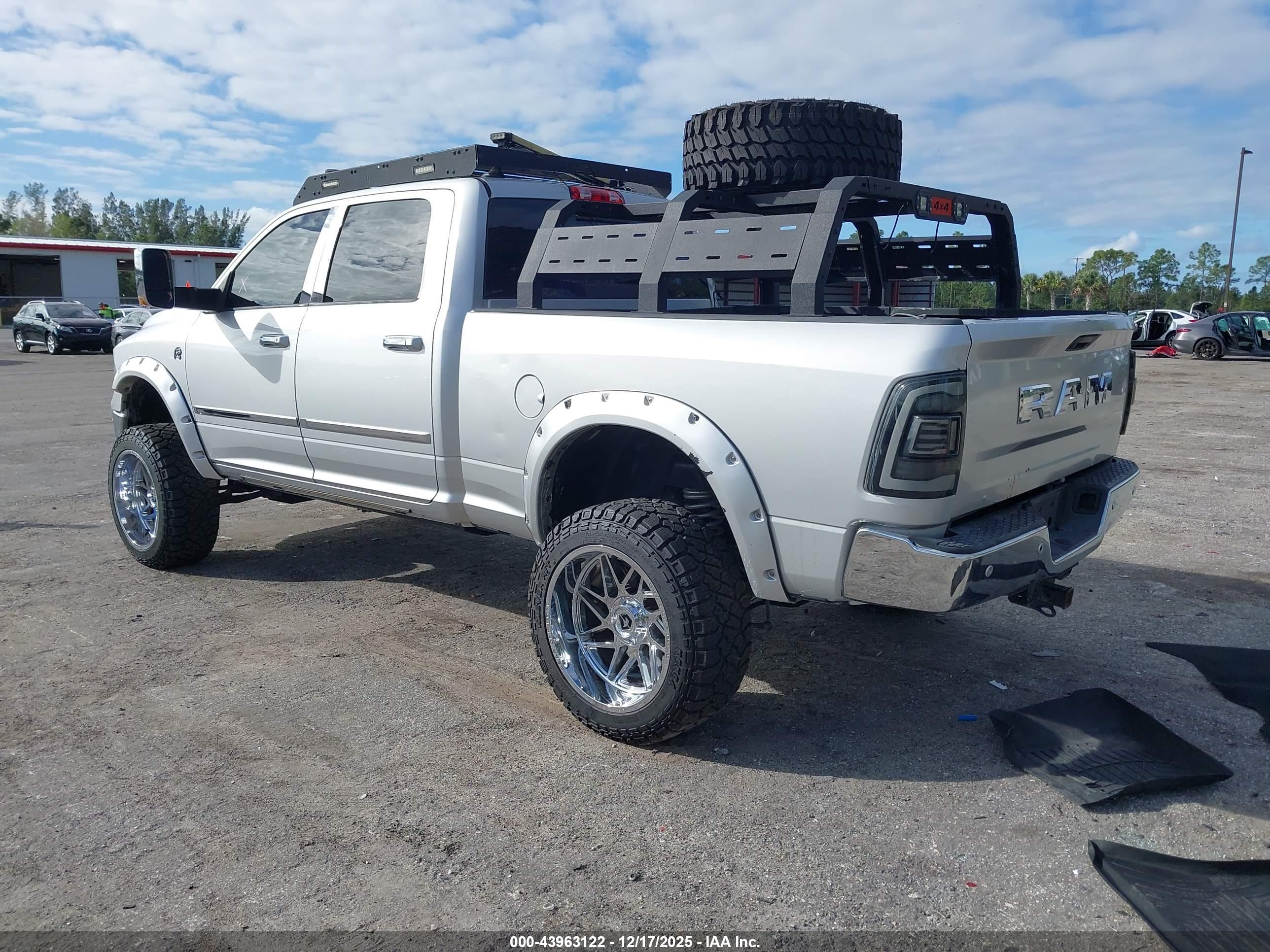 RAM 1500 image 3