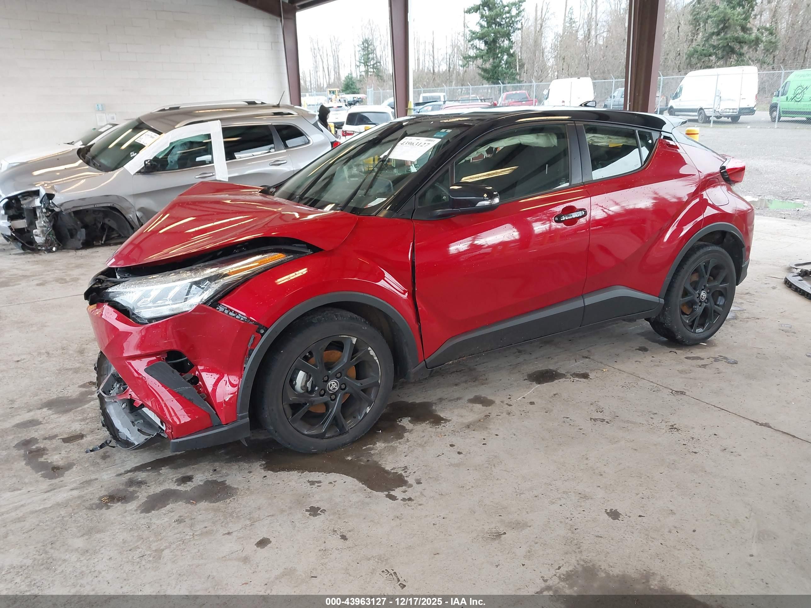 TOYOTA C-HR image 2