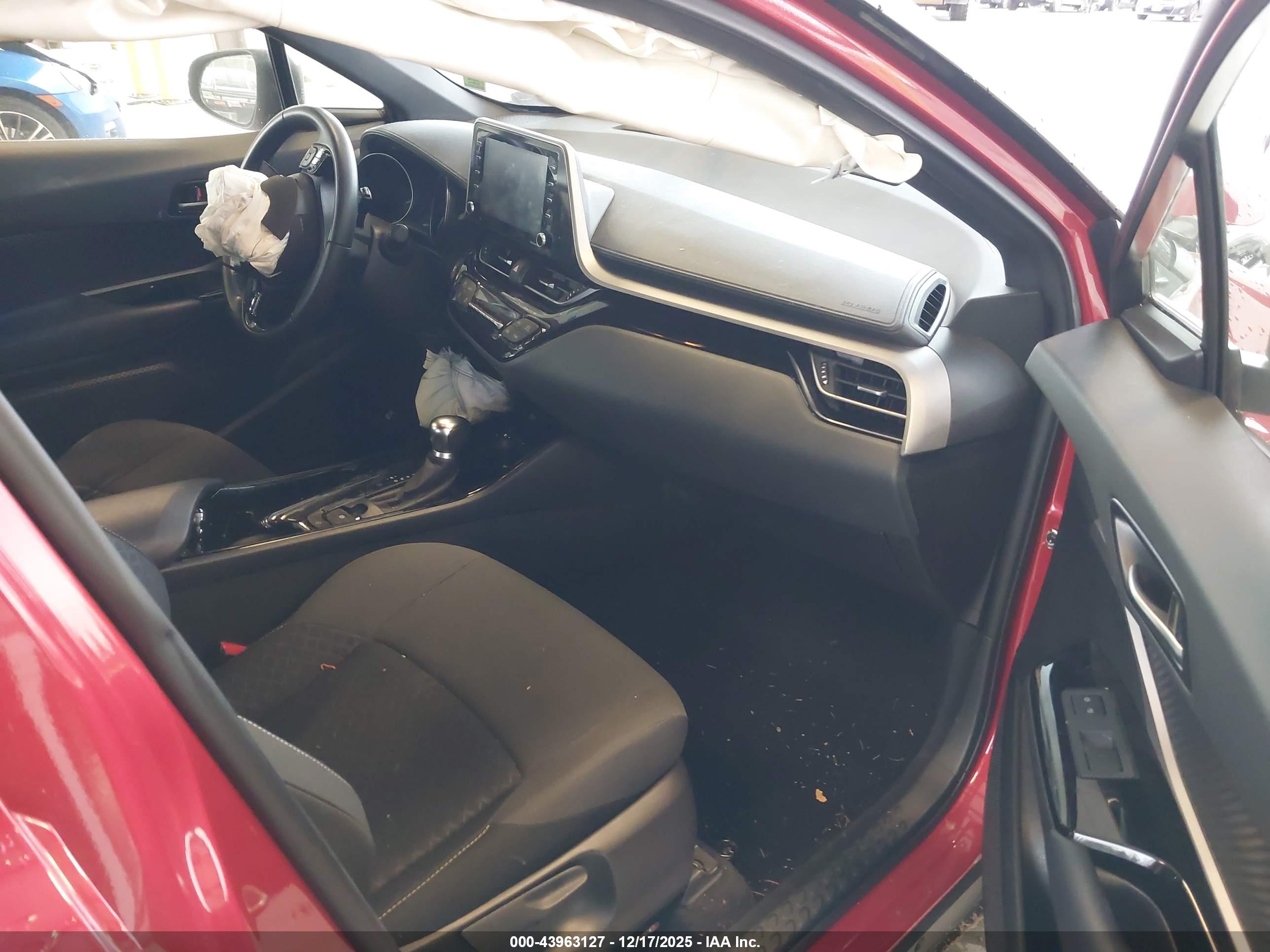 TOYOTA C-HR image 5