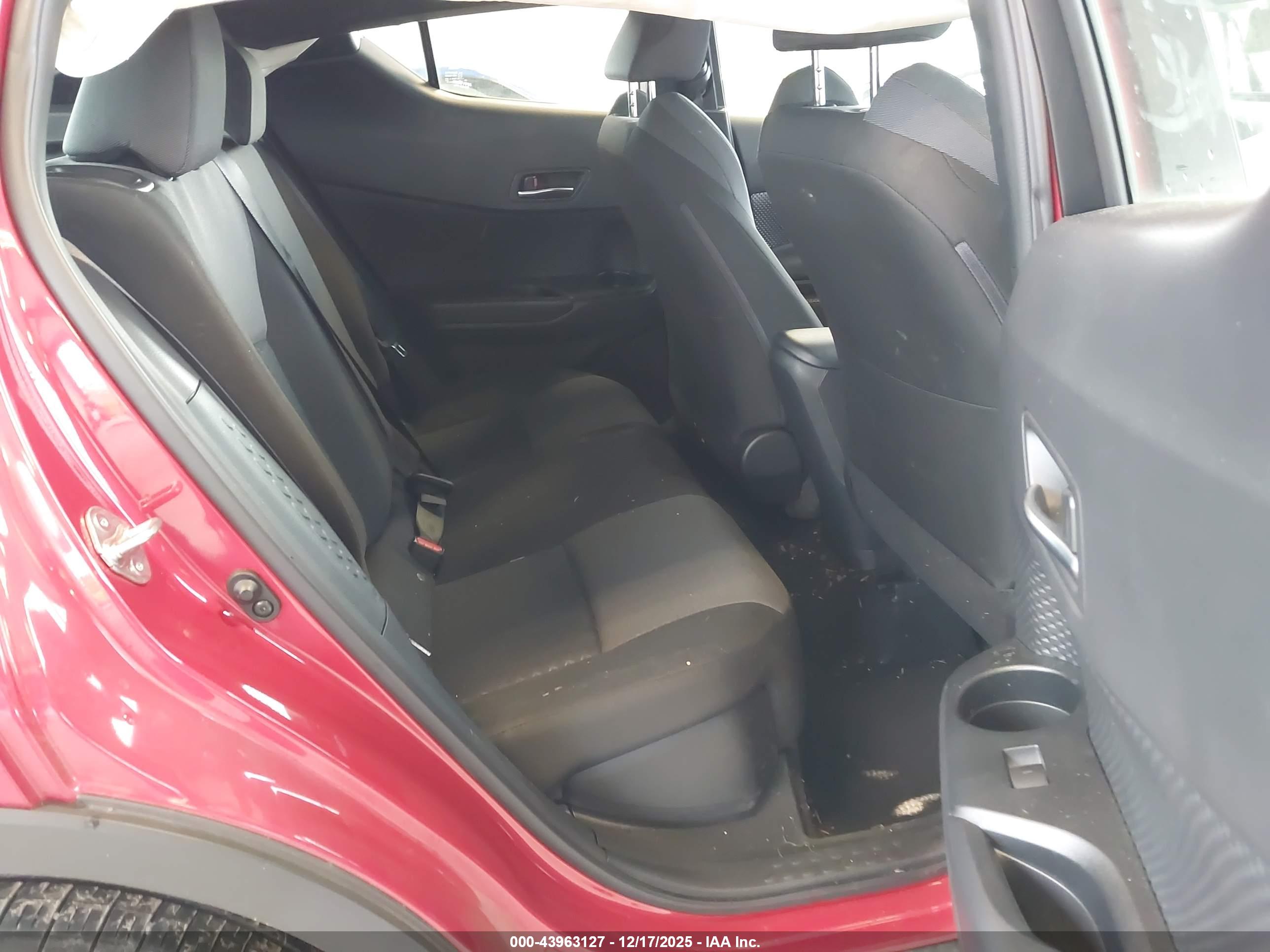 TOYOTA C-HR image 8