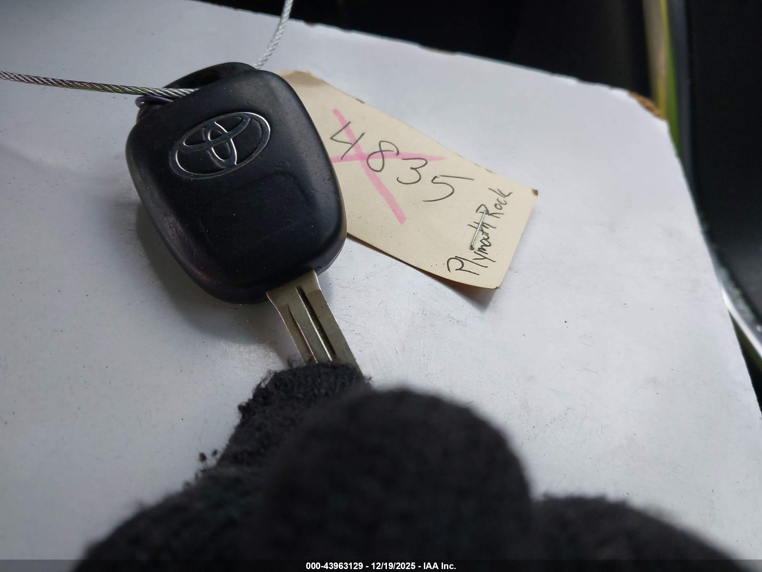 TOYOTA CAMRY image 11