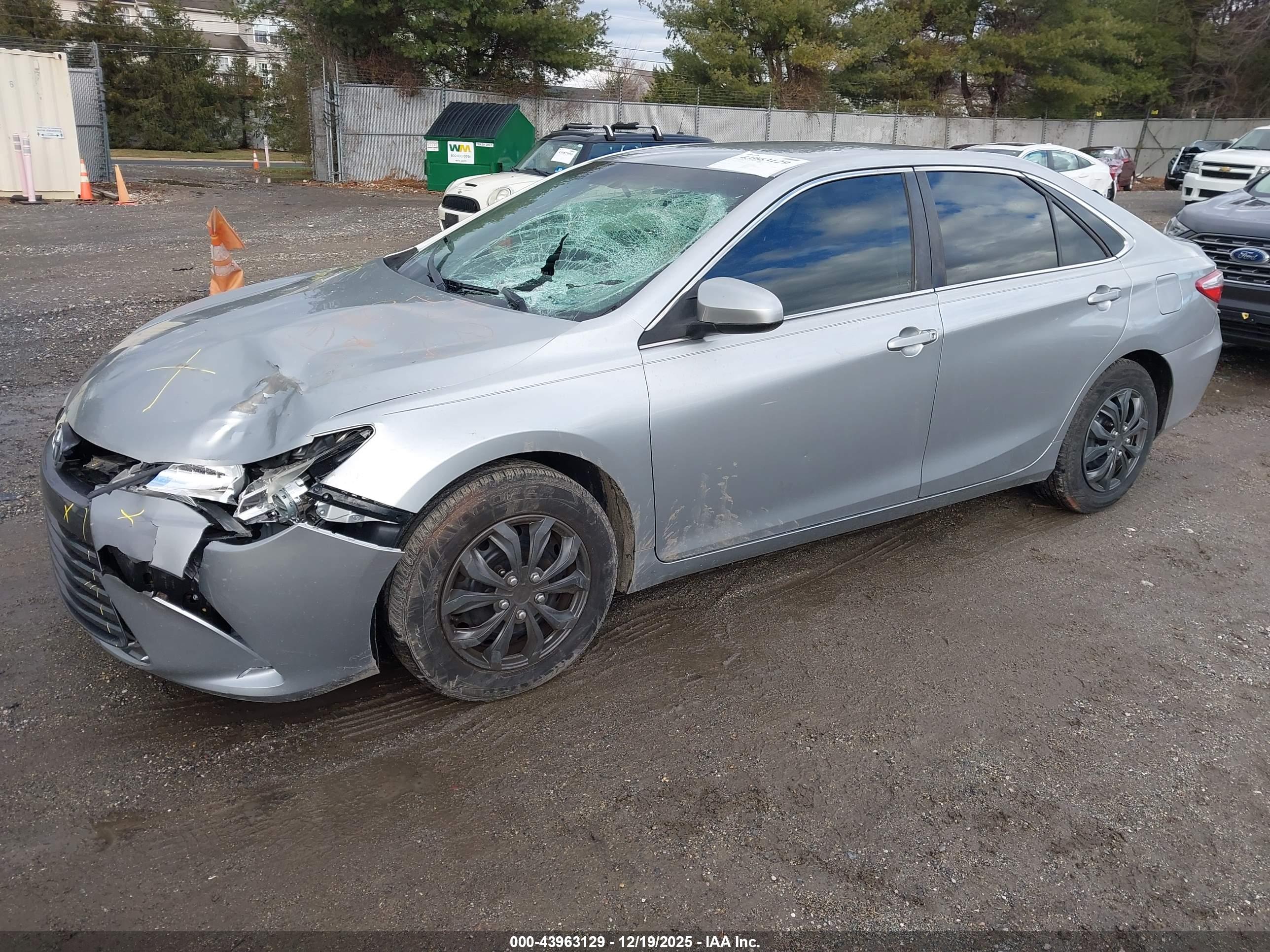 TOYOTA CAMRY image 2