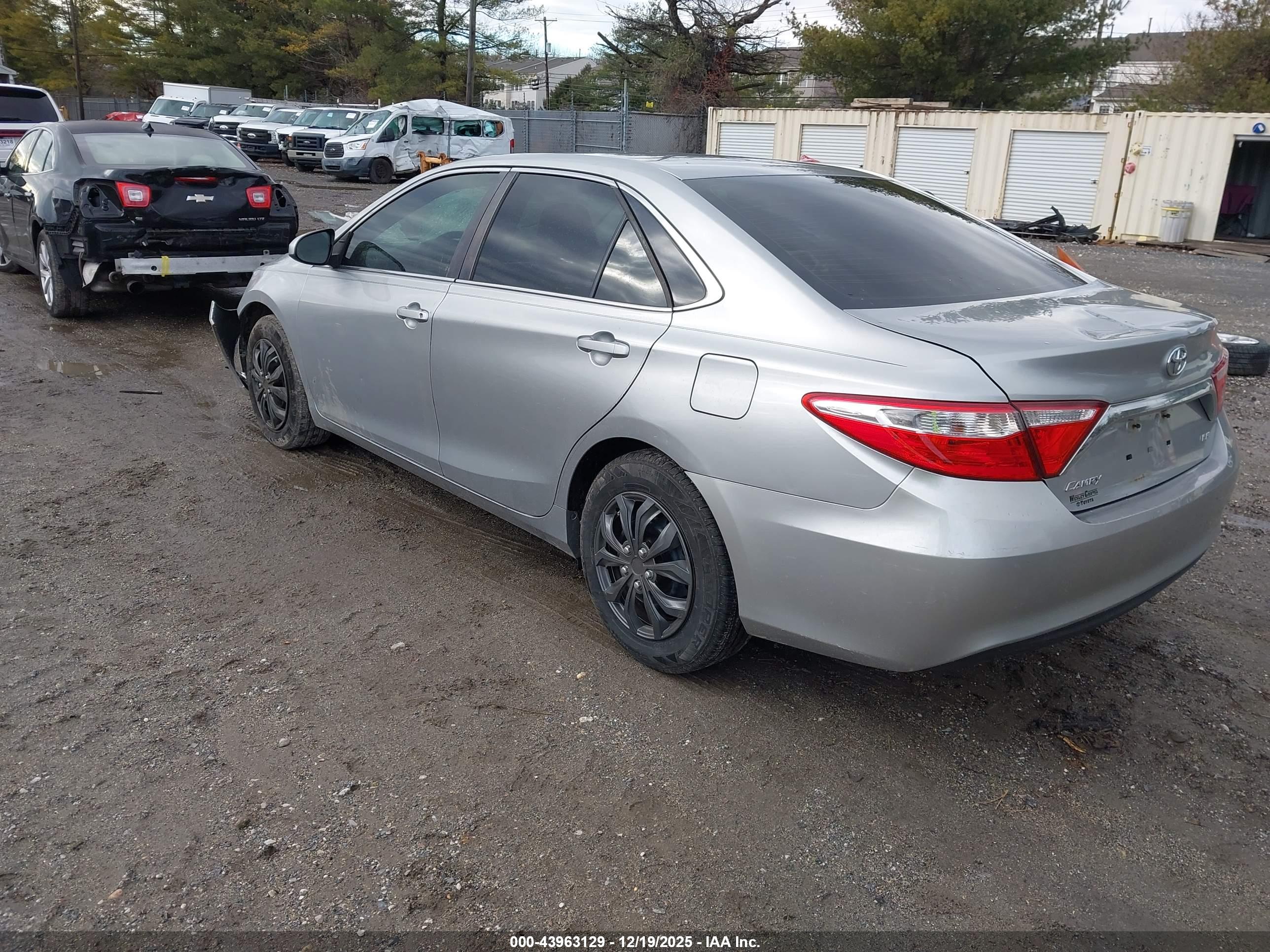 TOYOTA CAMRY image 3