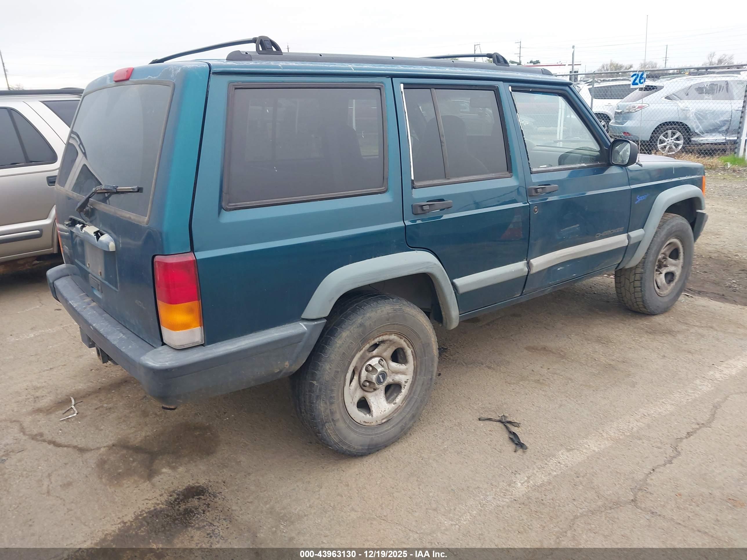 JEEP CHEROKEE image 4