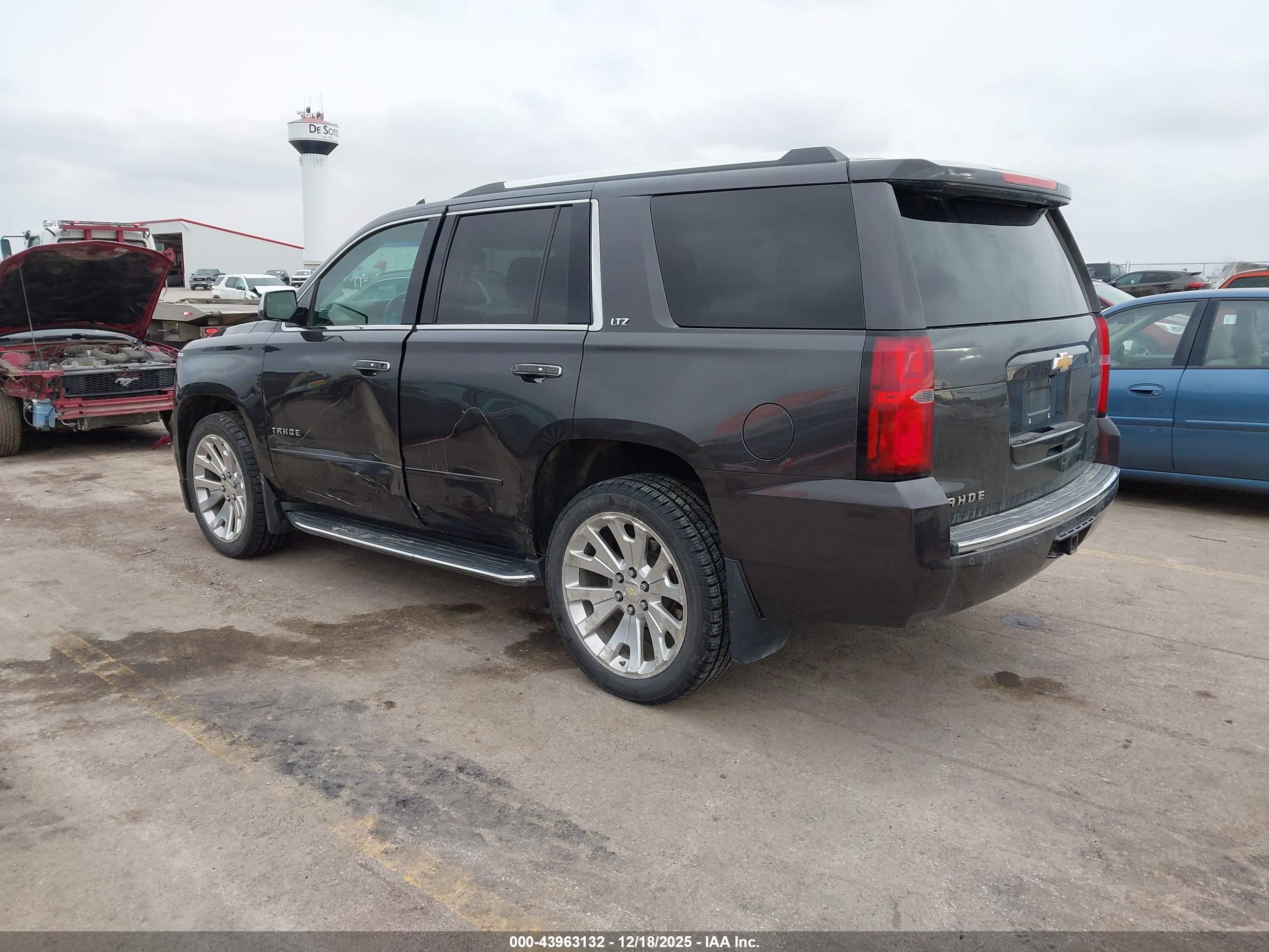 CHEVROLET TAHOE image 3