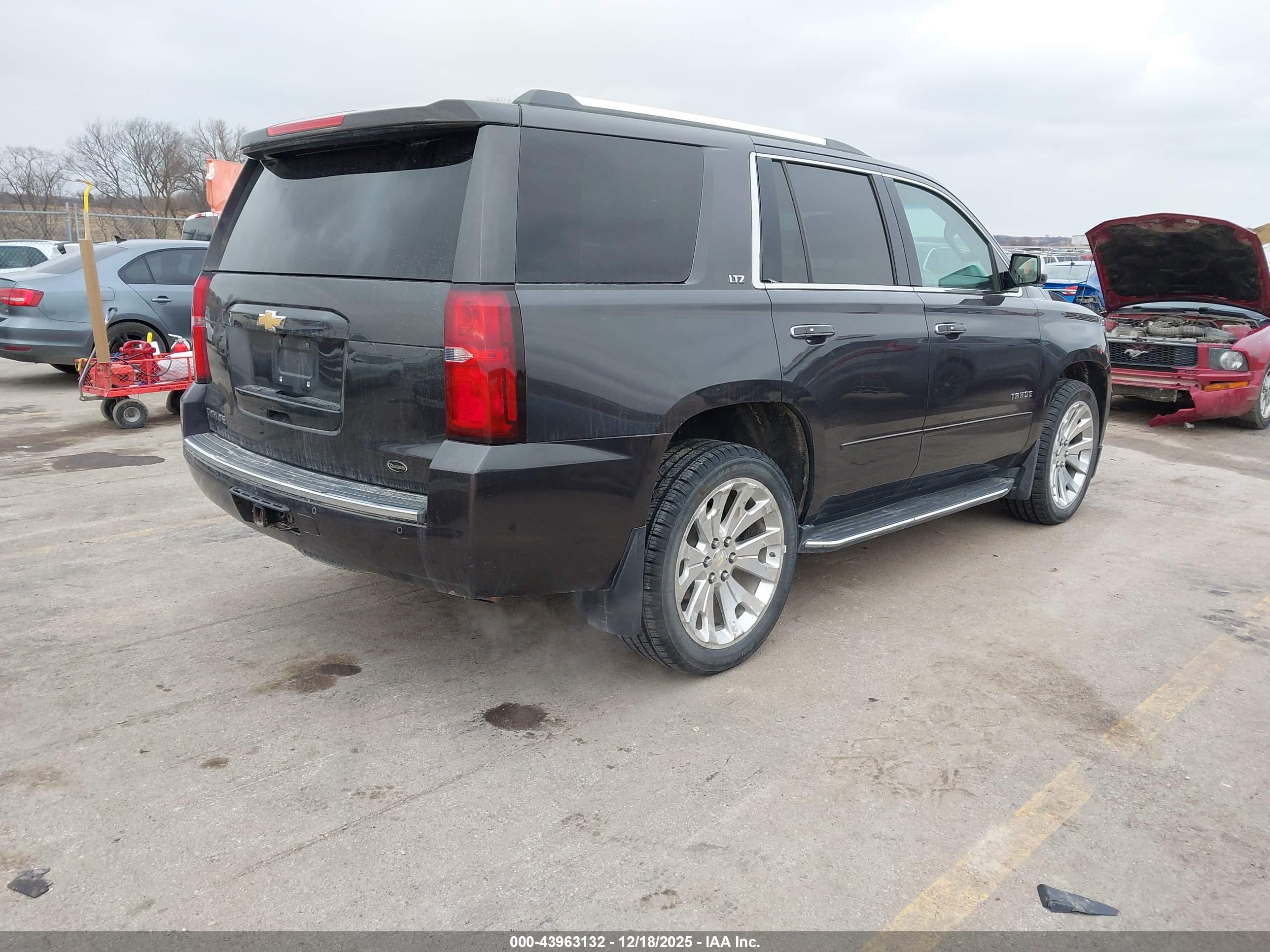 CHEVROLET TAHOE image 4