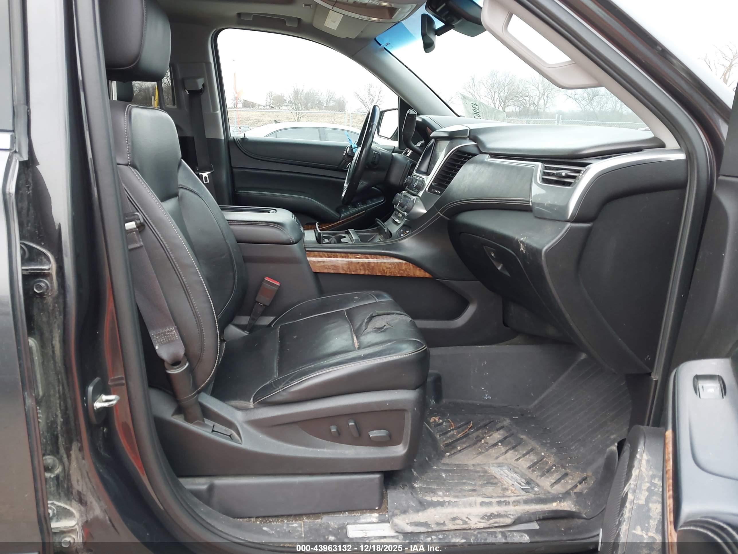 CHEVROLET TAHOE image 5