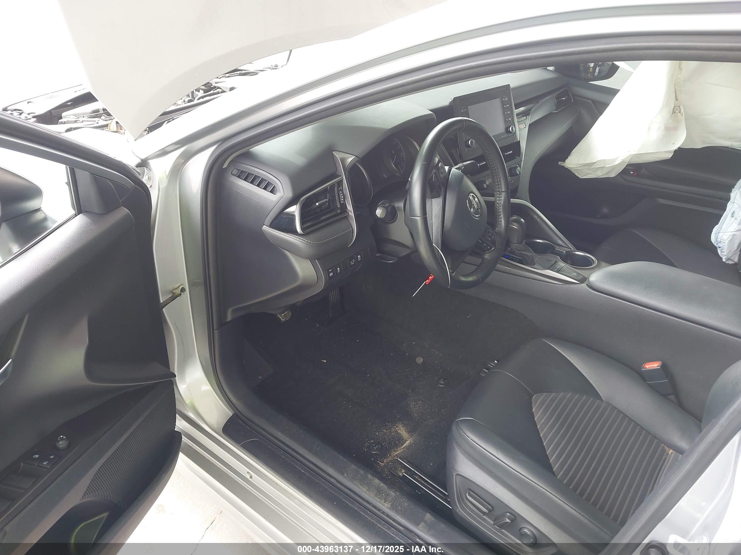 TOYOTA CAMRY image 5