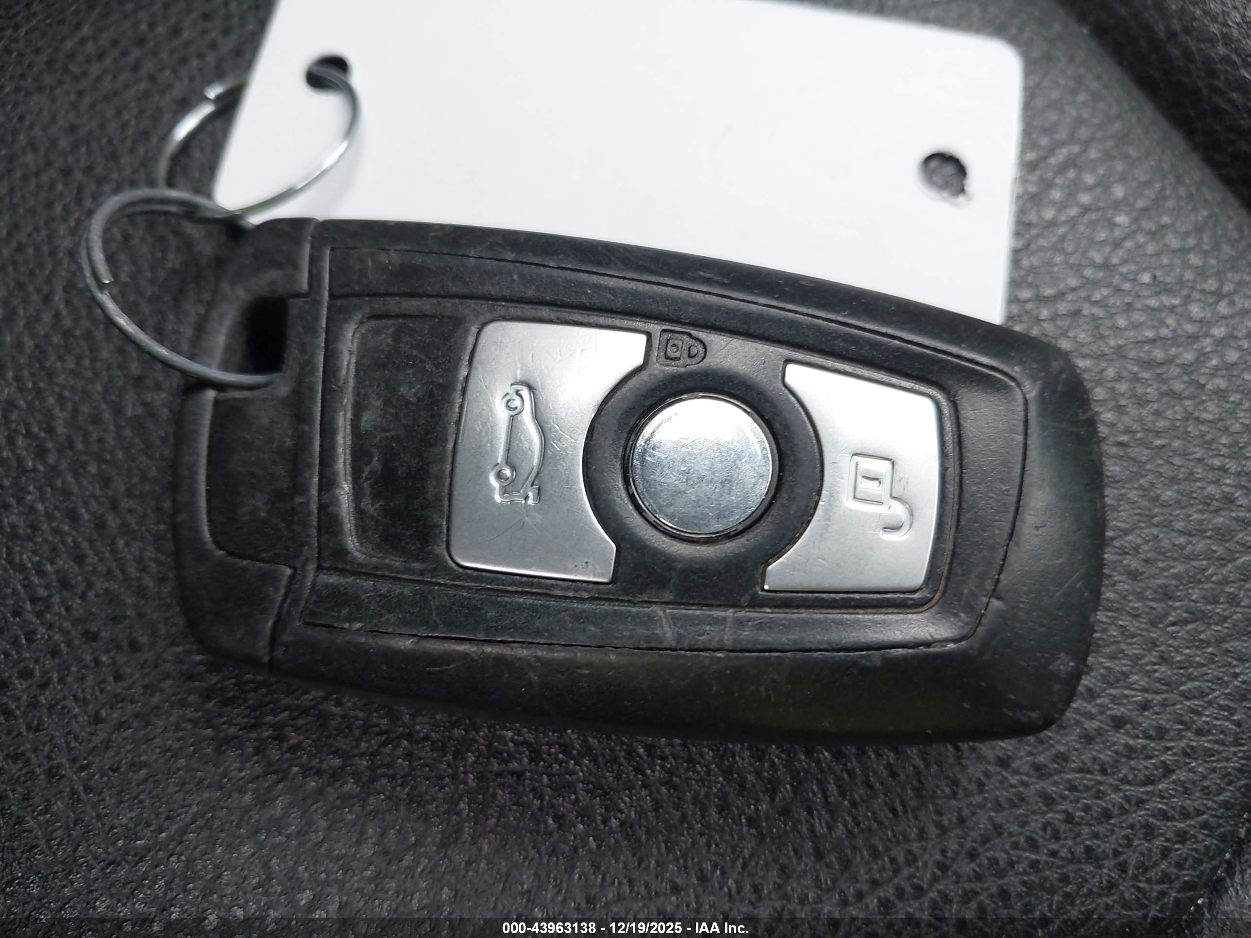 BMW 320I image 11