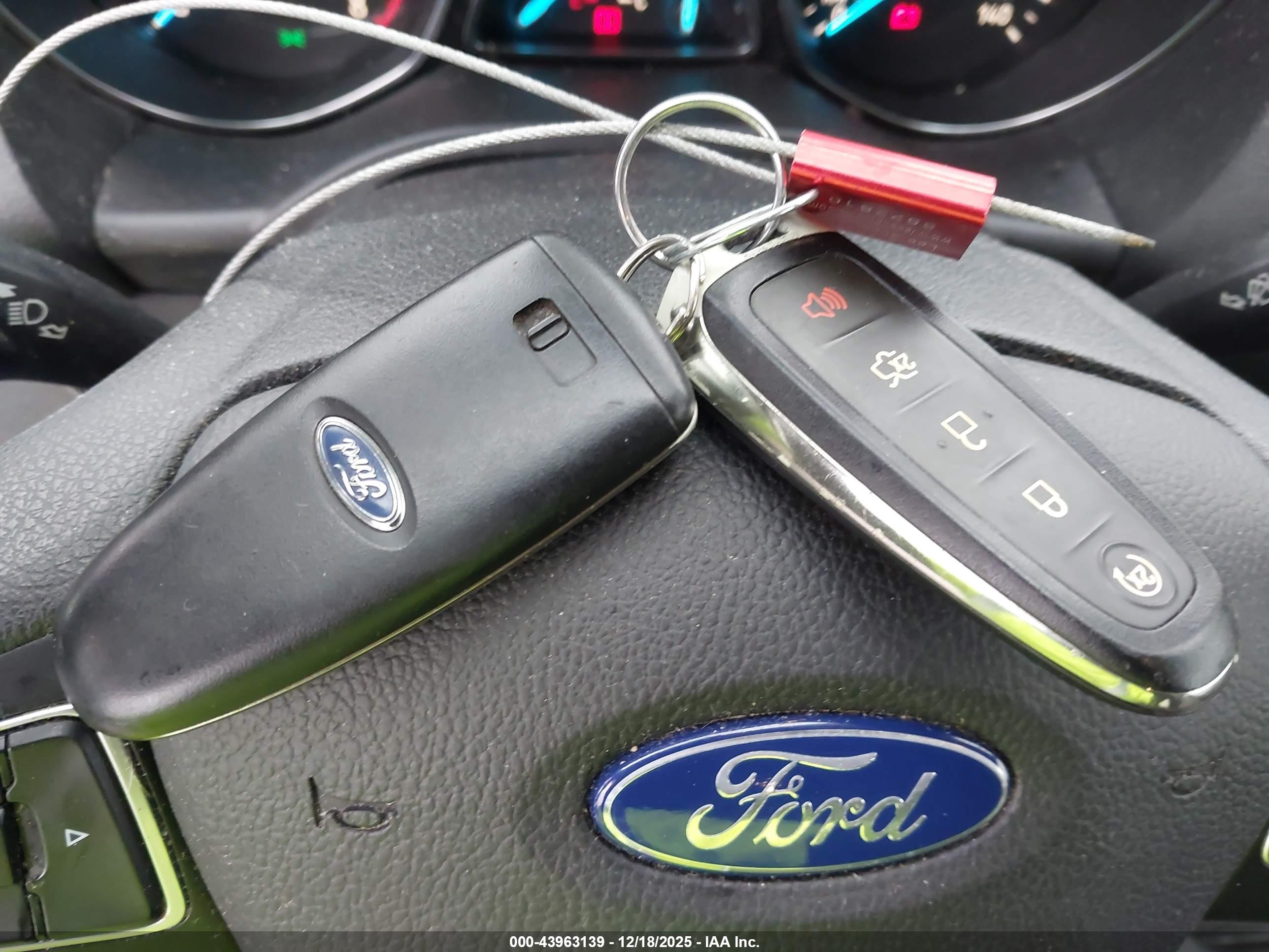 FORD ESCAPE image 11