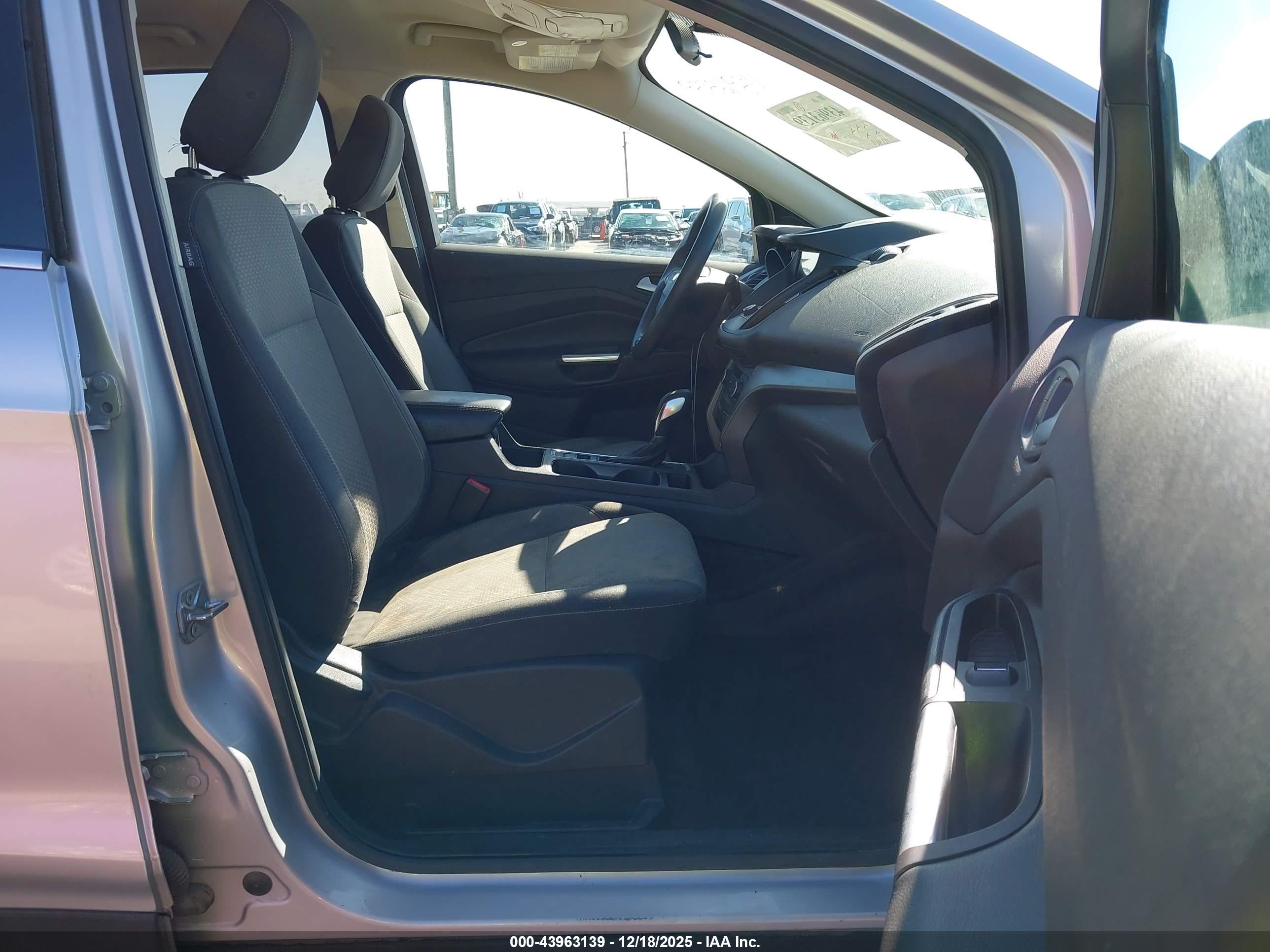 FORD ESCAPE image 5