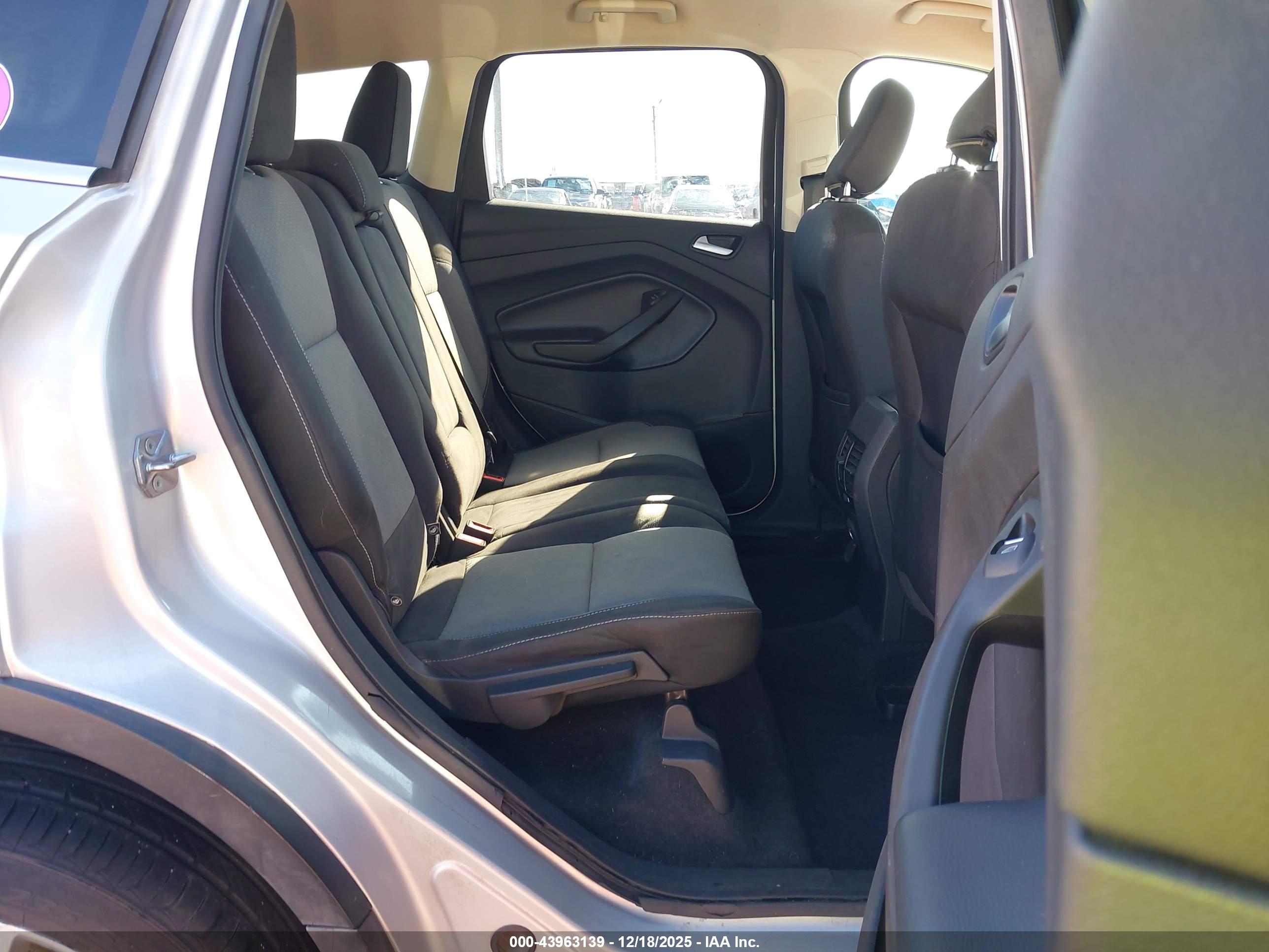 FORD ESCAPE image 8