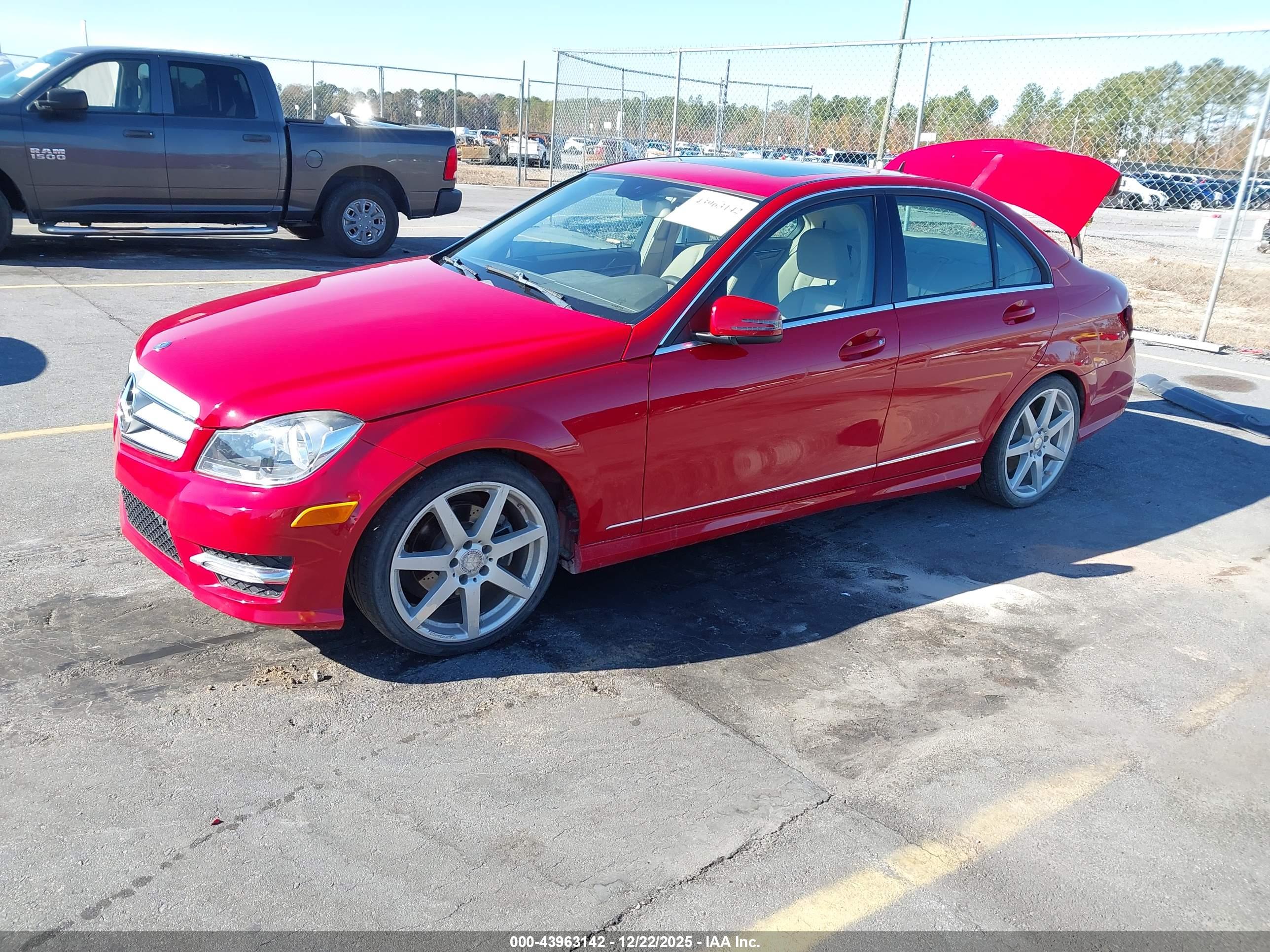 MERCEDES-BENZ C-CLASS image 2