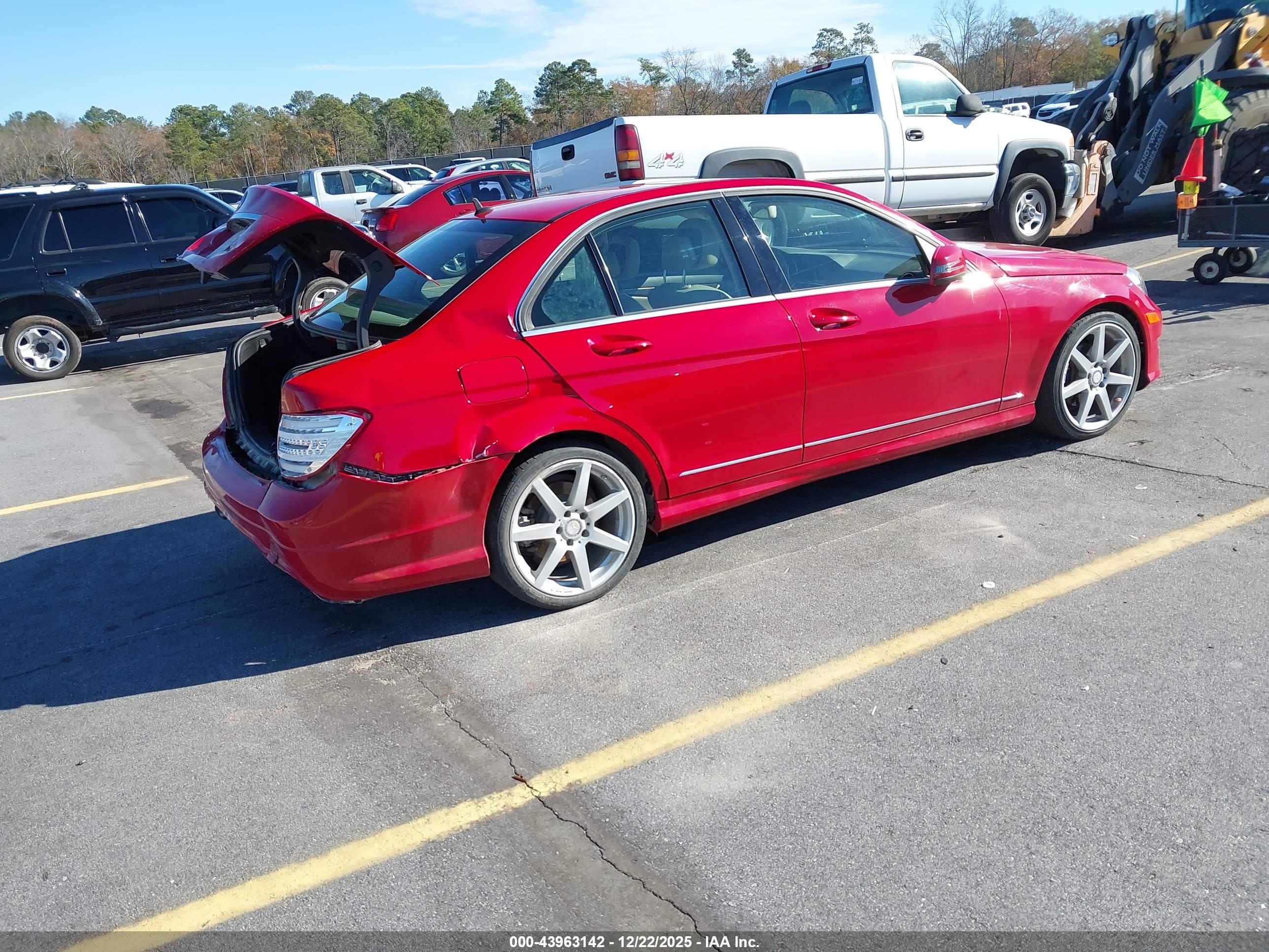 MERCEDES-BENZ C-CLASS image 4