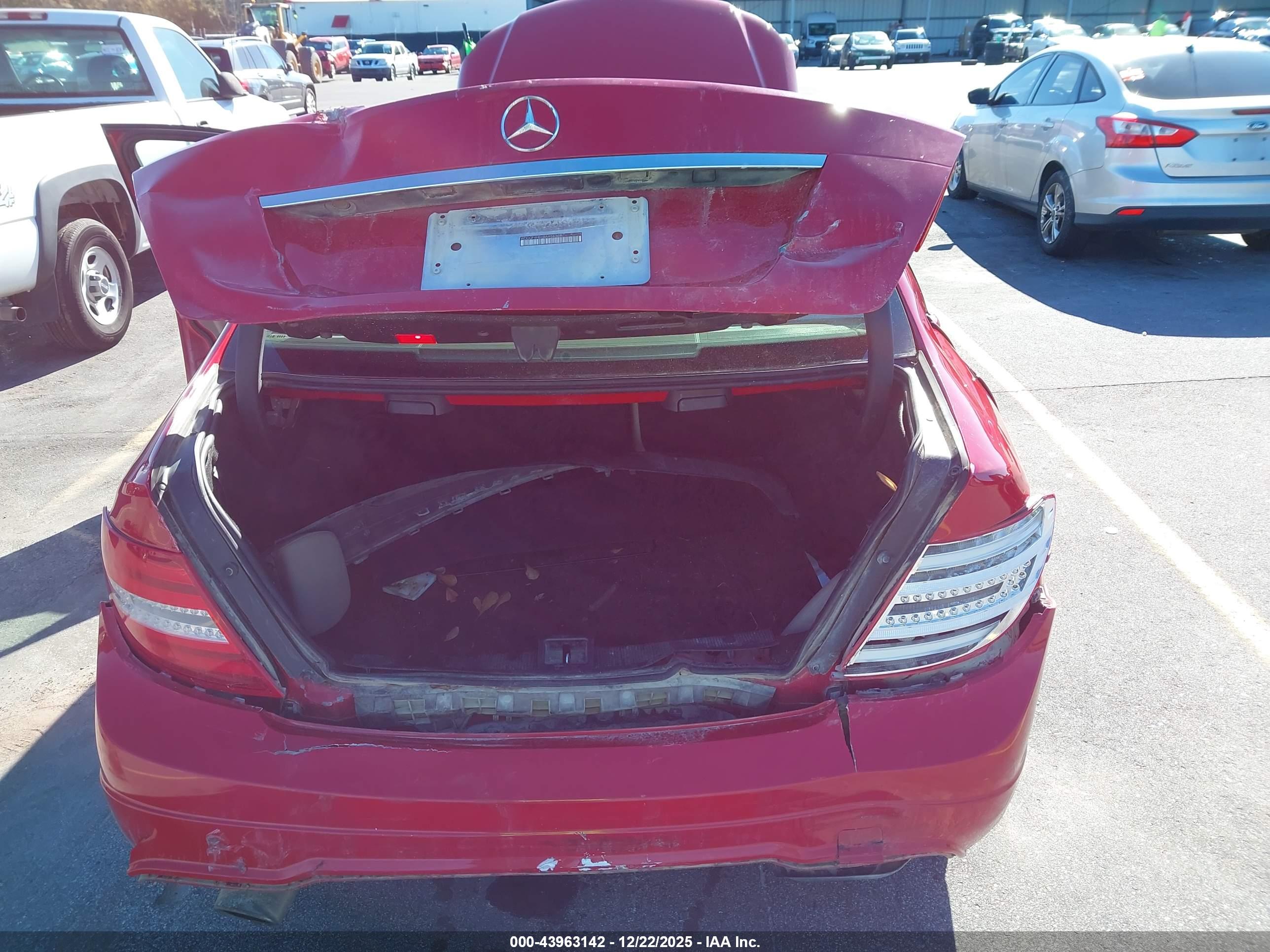 MERCEDES-BENZ C-CLASS image 6