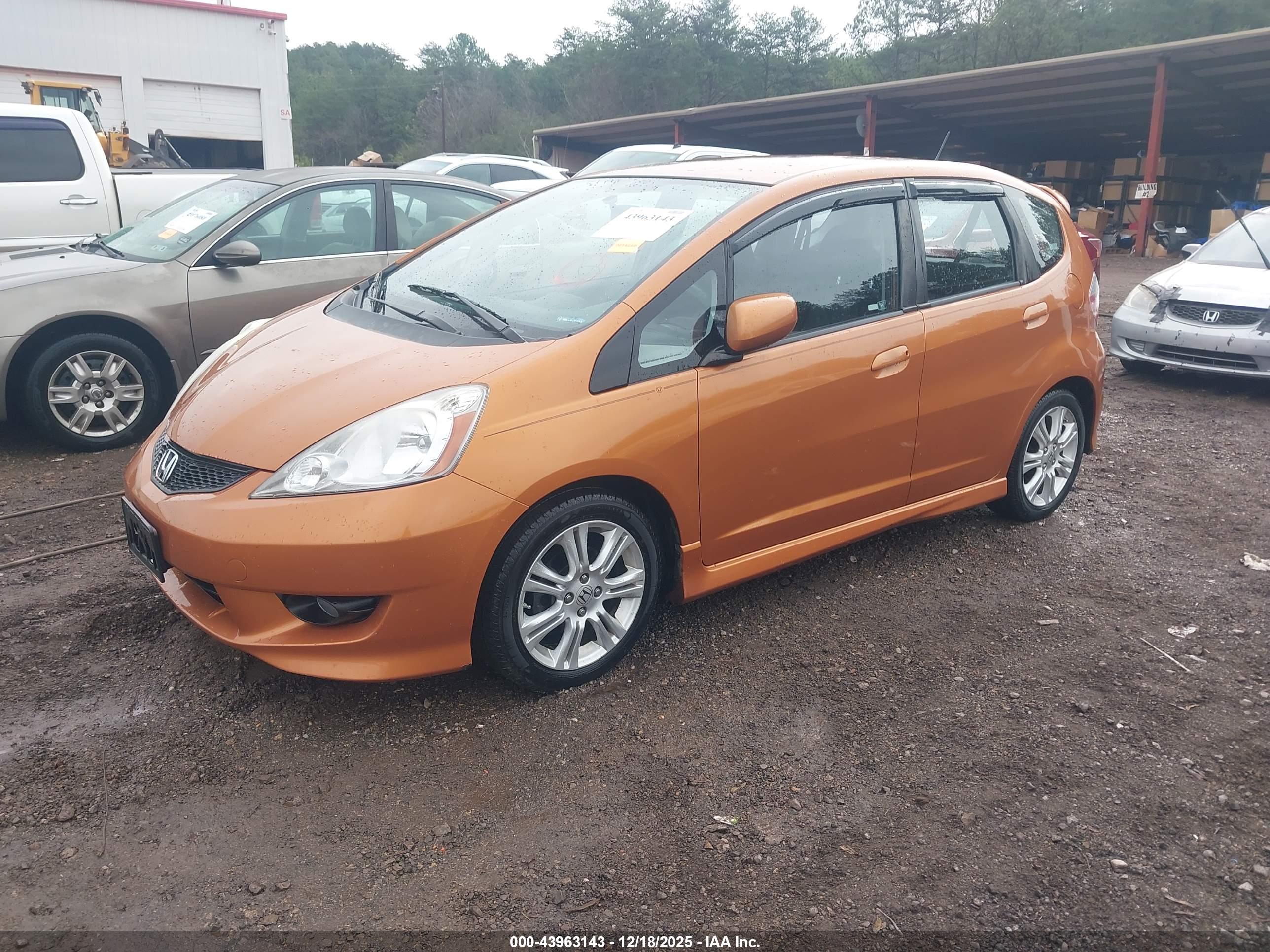 HONDA FIT image 2