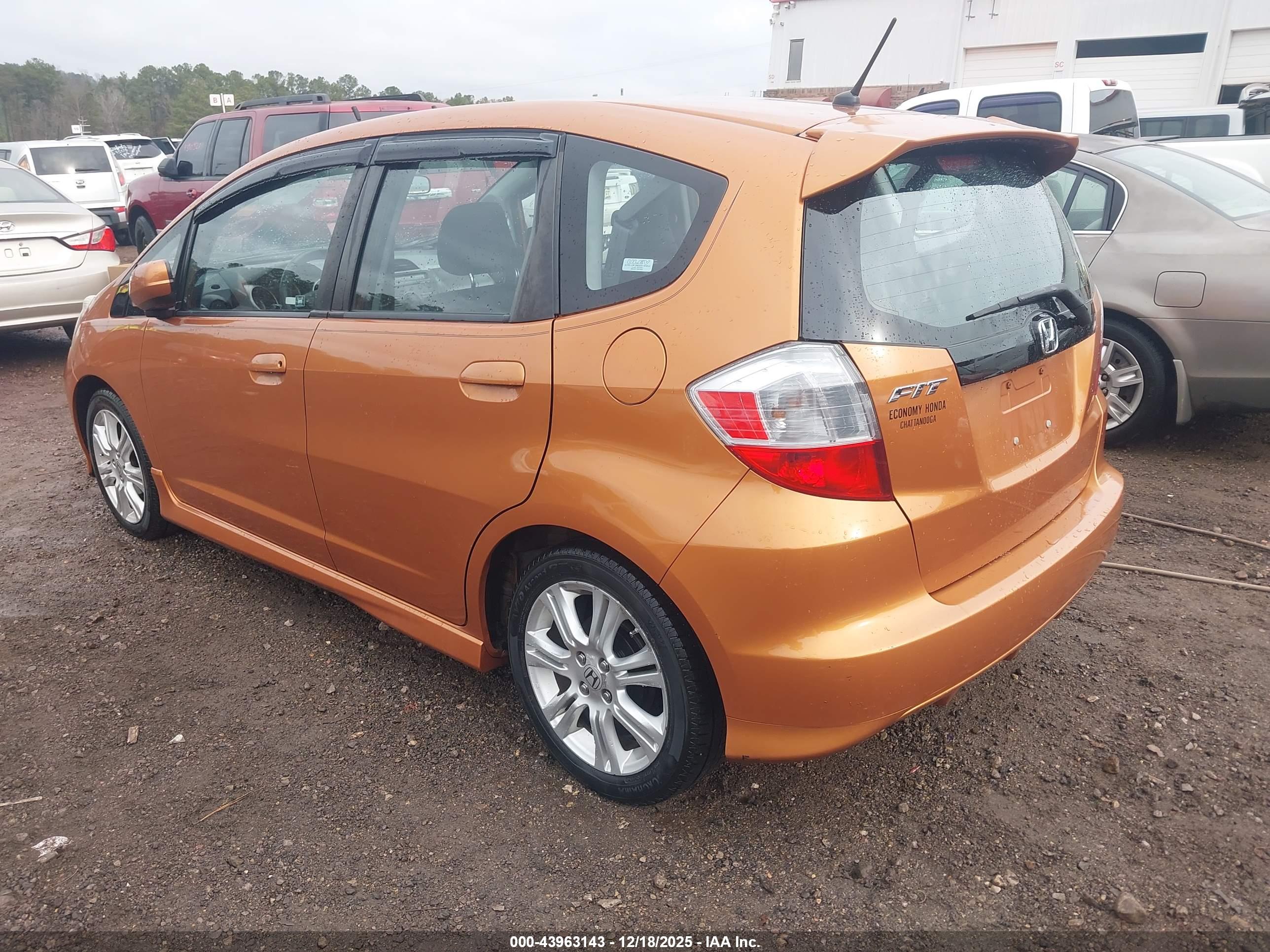 HONDA FIT image 3